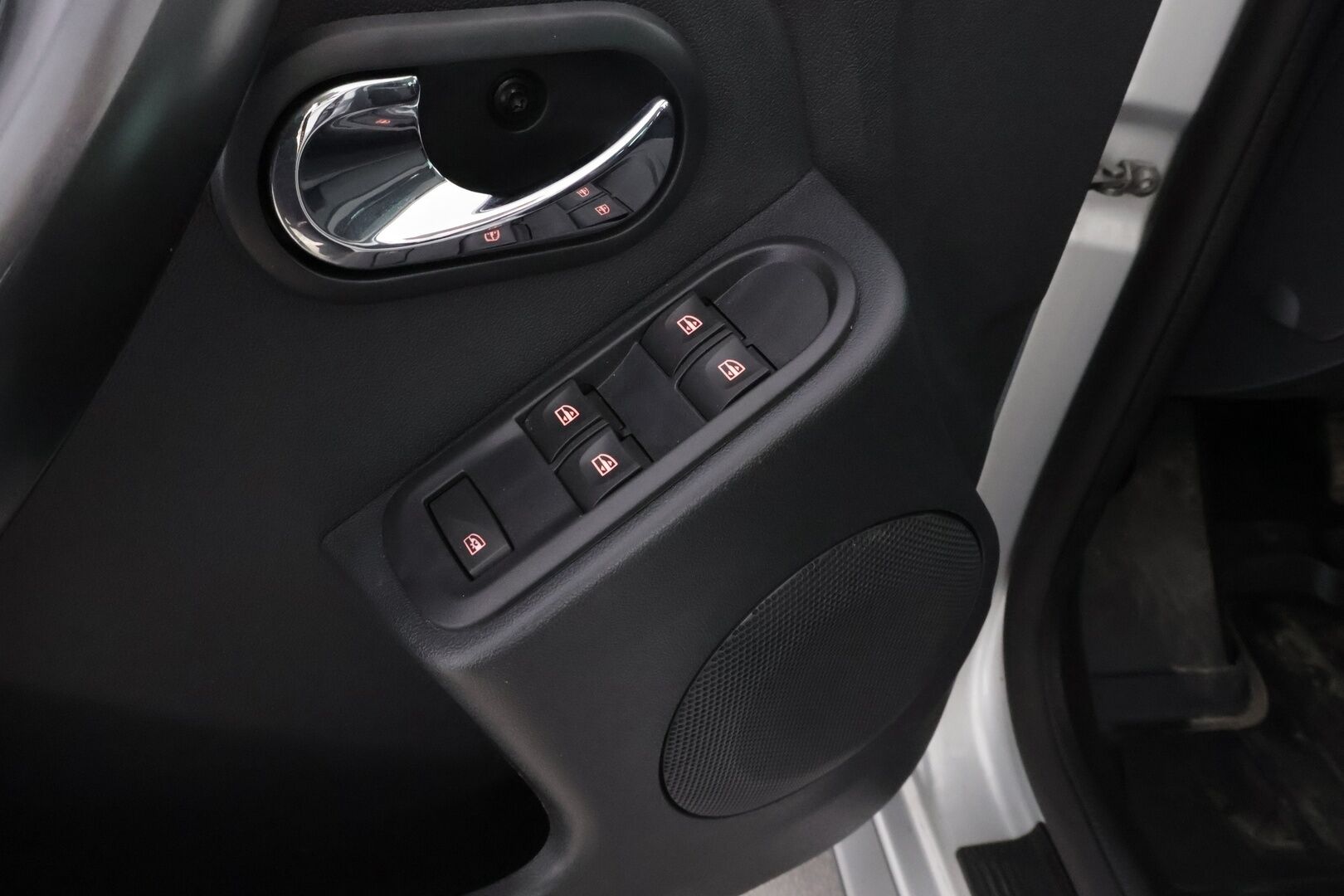 Dacia Duster 2016 dCi 110 S&S 4x4 Laureate - Suomiauto | Vakkari | Navi | 2x Renkaat aluvantein | Ilmastointi | Poikkeukselliset kilometrit!