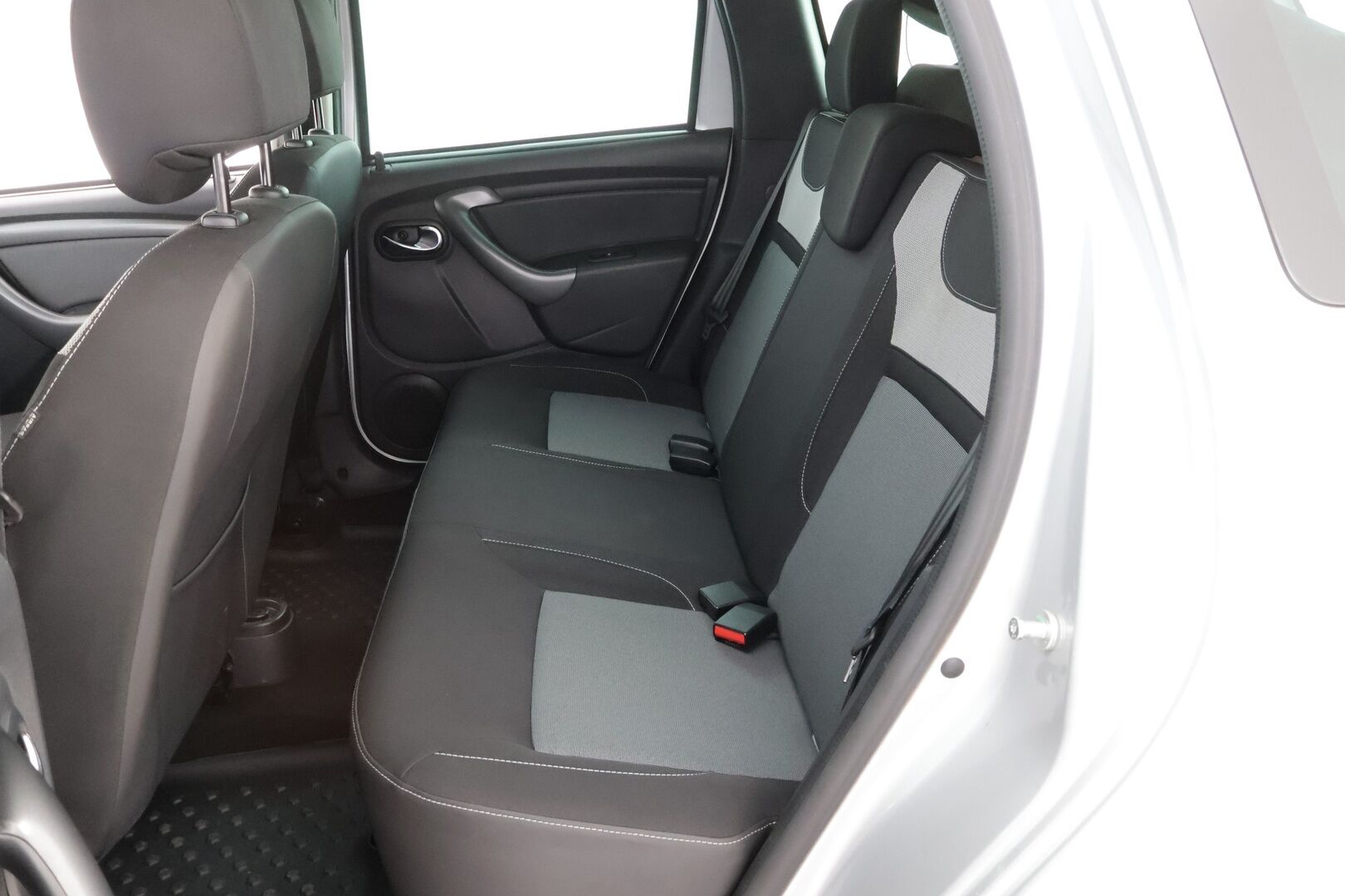 Dacia Duster 2016 dCi 110 S&S 4x4 Laureate - Suomiauto | Vakkari | Navi | 2x Renkaat aluvantein | Ilmastointi | Poikkeukselliset kilometrit!