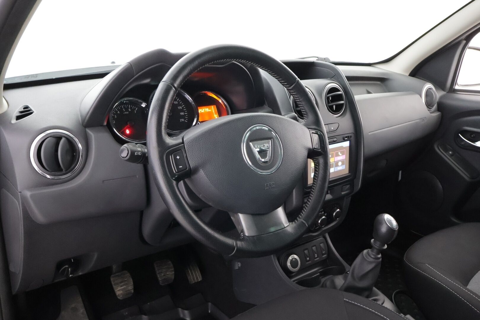 Dacia Duster 2016 dCi 110 S&S 4x4 Laureate - Suomiauto | Vakkari | Navi | 2x Renkaat aluvantein | Ilmastointi | Poikkeukselliset kilometrit!