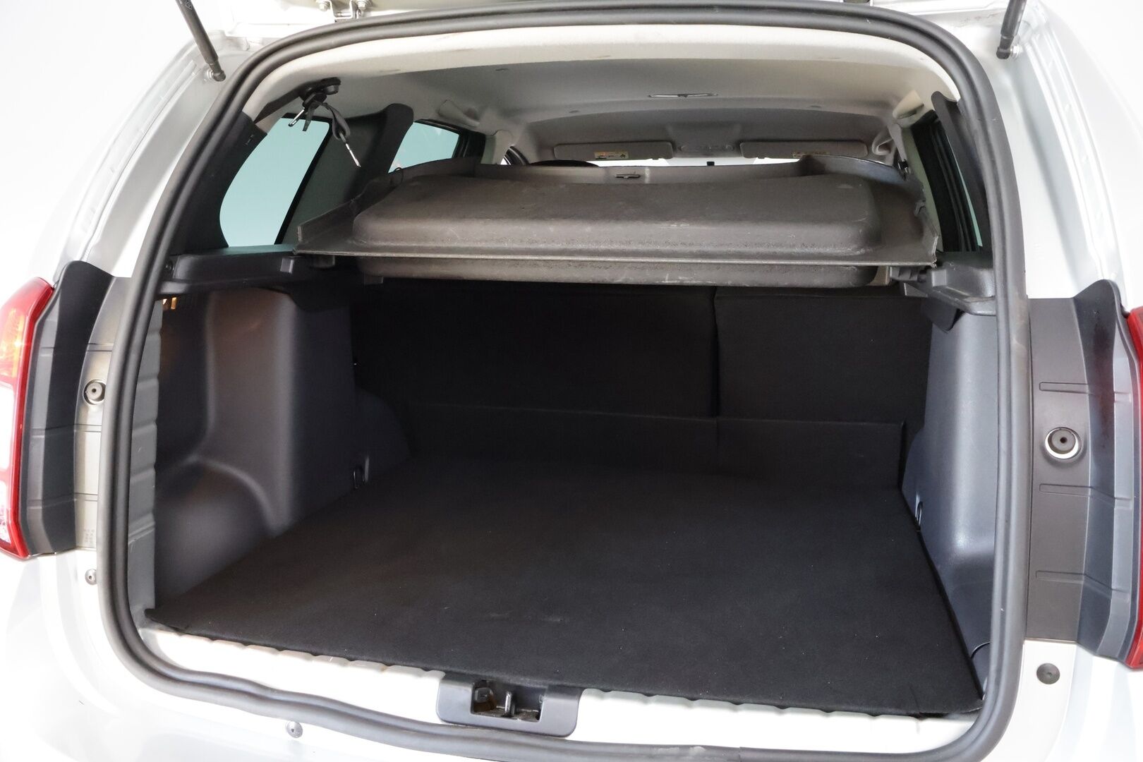 Dacia Duster 2016 dCi 110 S&S 4x4 Laureate * Suomiauto / Vakkari / Navi / 2x Renkaat aluvantein / Ilmastointi / Poikkeukselliset kilometrit! - Juuri tullut Tampereelle!