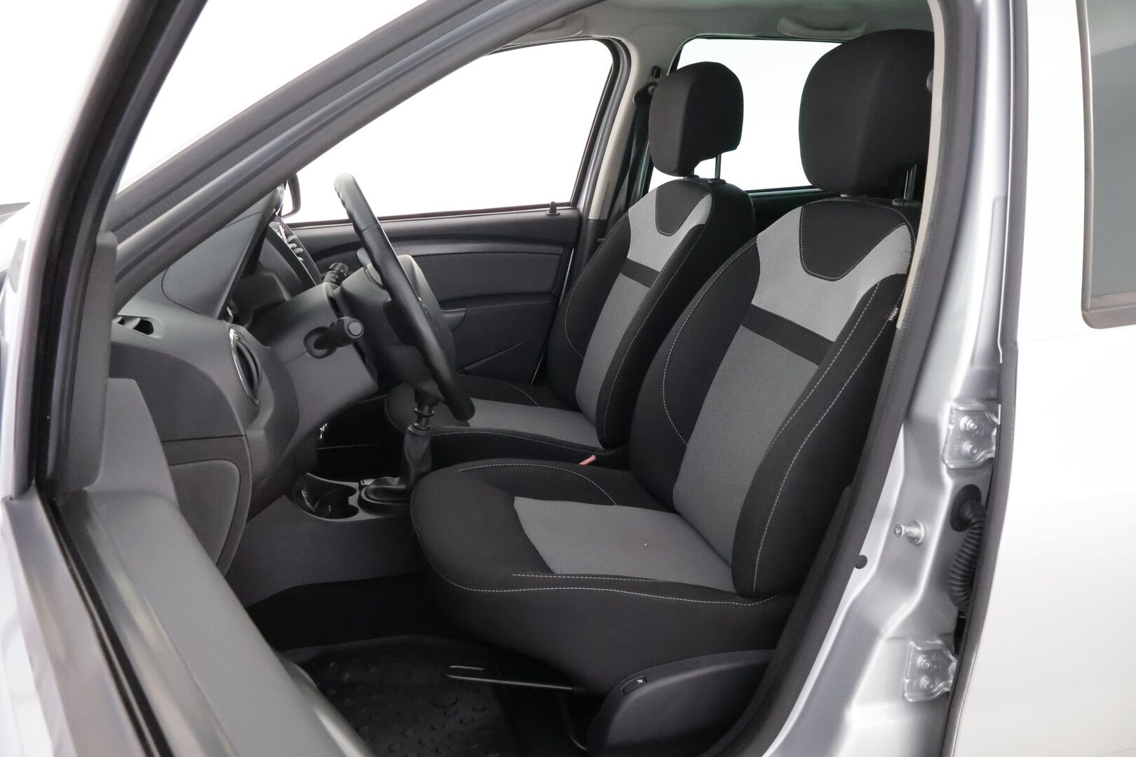 Dacia Duster 2016 dCi 110 S&S 4x4 Laureate * Suomiauto / Vakkari / Navi / 2x Renkaat aluvantein / Ilmastointi / Poikkeukselliset kilometrit! - Juuri tullut Tampereelle!