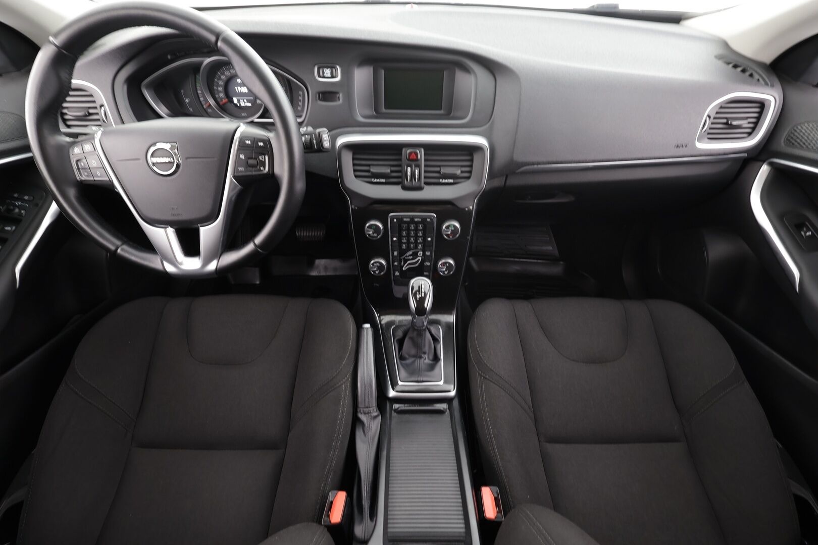 Volvo V40 2017 D2 Business aut - | Facelift | Suomi-auto | Webasto | Vakkari | P.tutka | LED | Bluetooth|