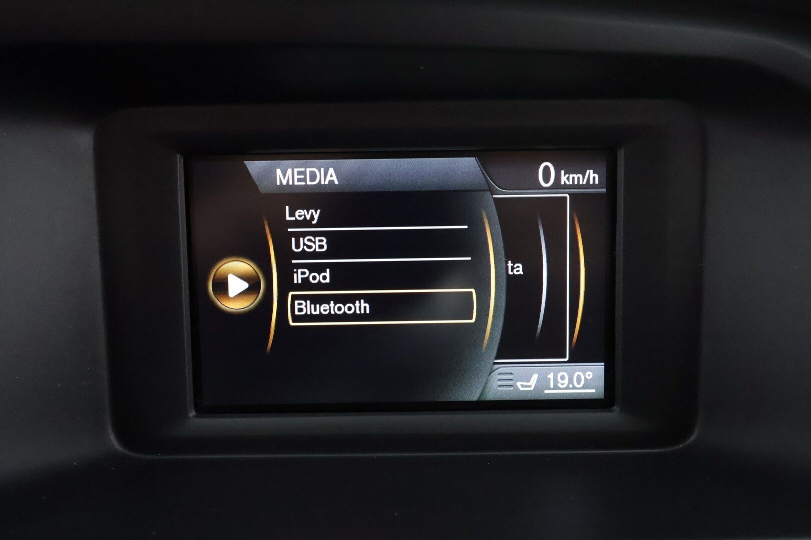 Volvo V40 2017 D2 Business aut - | Facelift | Suomi-auto | Webasto | Vakkari | P.tutka | LED | Bluetooth|