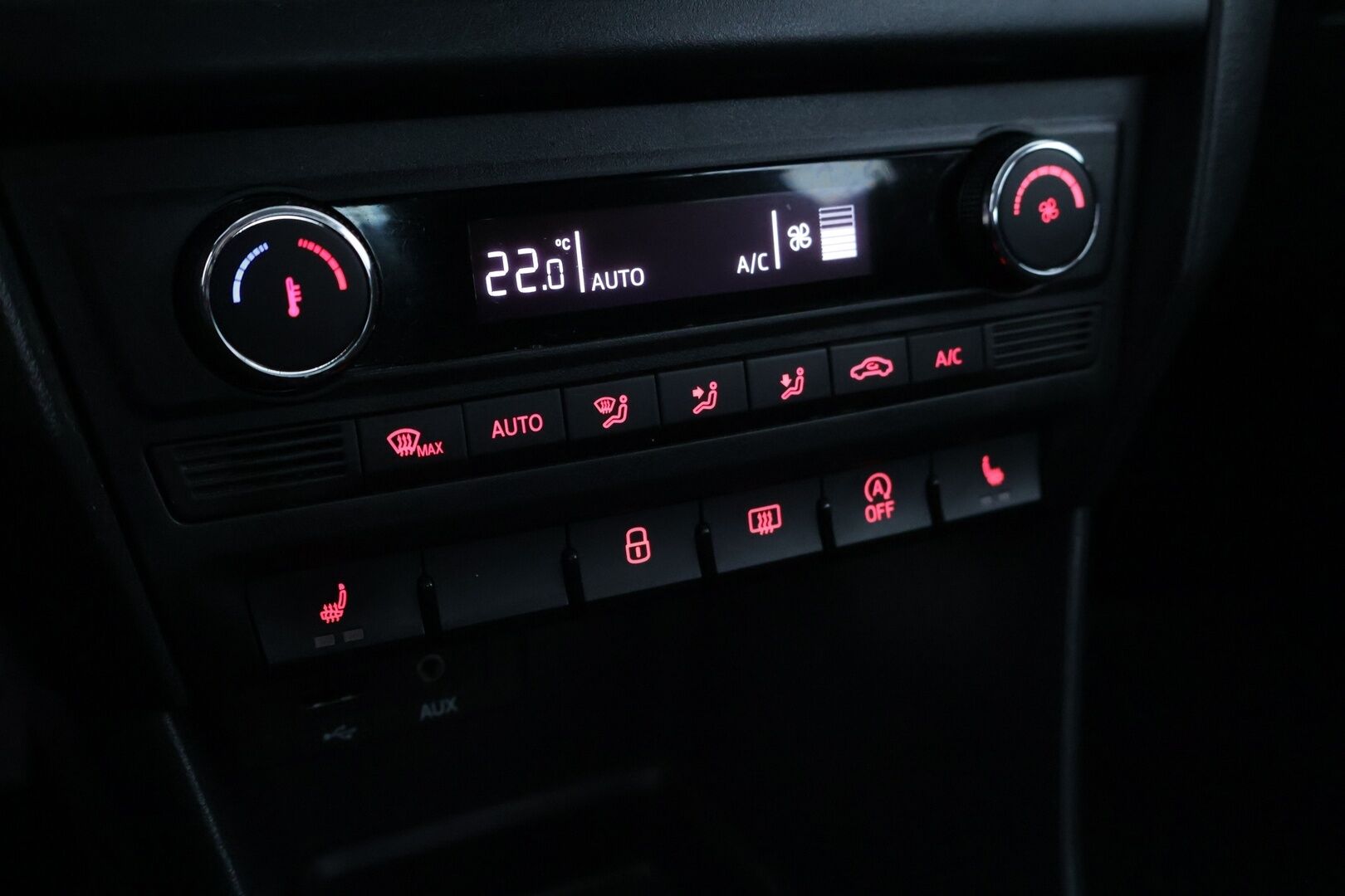 Seat Toledo 2017 1,2 TSI 110 Start&Stop Style *Vakkari / Lohko / Touchpad / Tutkat* - *Hyvin huollettu / 2 renkaat*