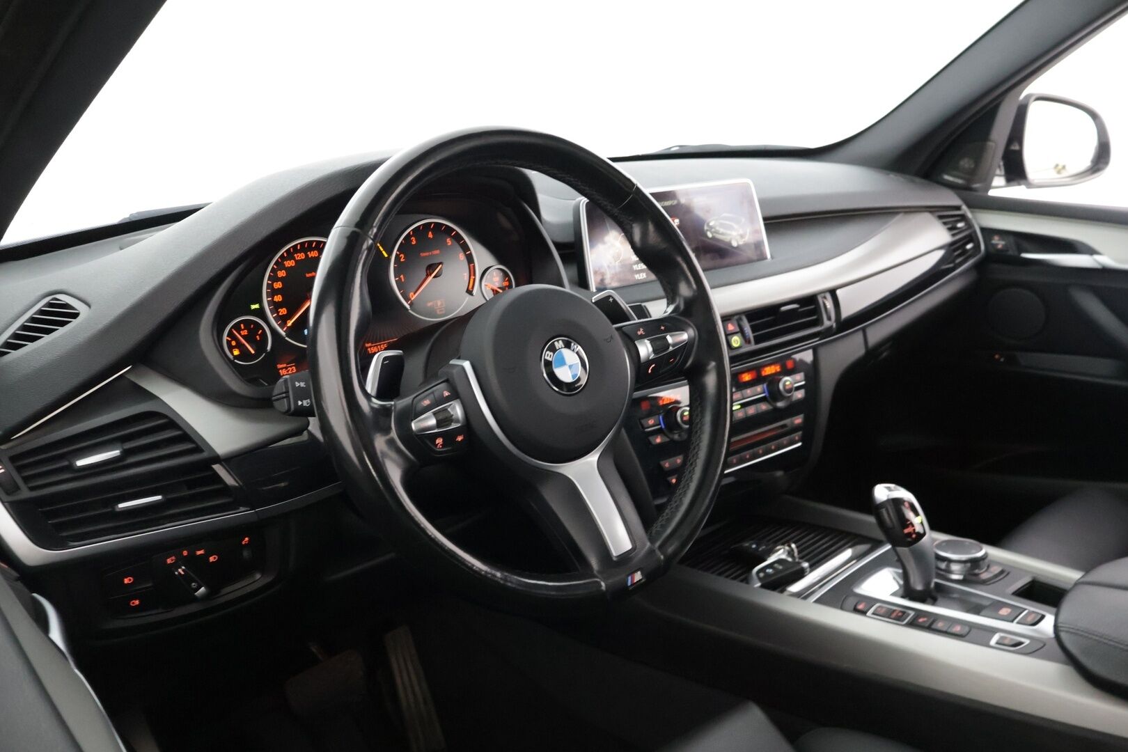 BMW X5 2016 F15 xDrive40e *YritysOutlet - Myydään vain yrityksille * Adapt.vakkari / Driving Assist Plus / 360-Kamera / ComfortNahat / Adapt. Alusta * - * Tämä auto myydään YritysOutlet -valikoimasta vain yritykselle * Jäätävästi varusteltua Suomi-auto aukottomalla historialla. *