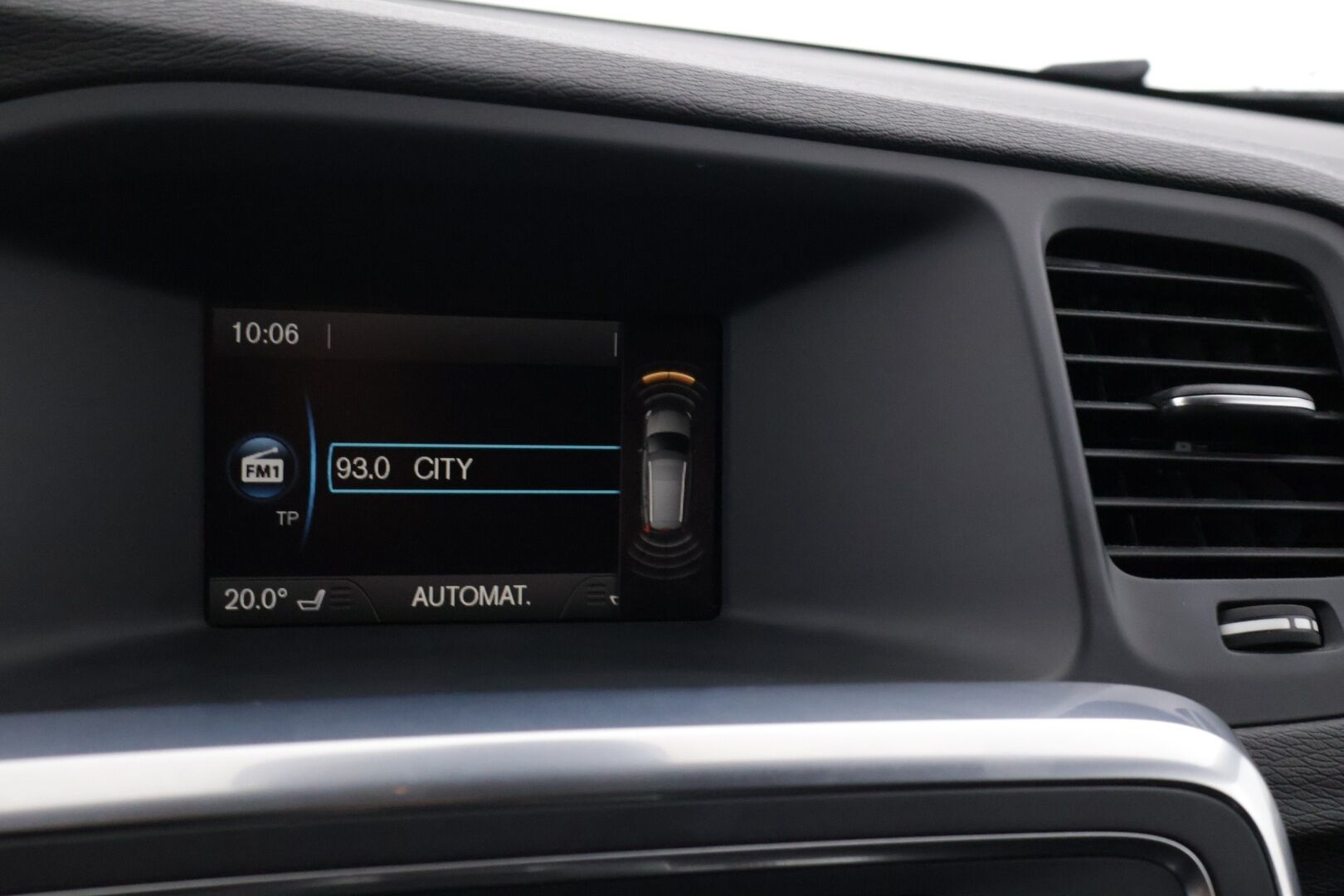 Volvo V60 Cross Country 2017 D3 Momentum aut *Webasto / Vakionopeudensäädin / Premium Audio / P.Tutkat edessä ja takana* - Suomi-auto / Merkkihuollettu / Hyvät kahdet renkaat