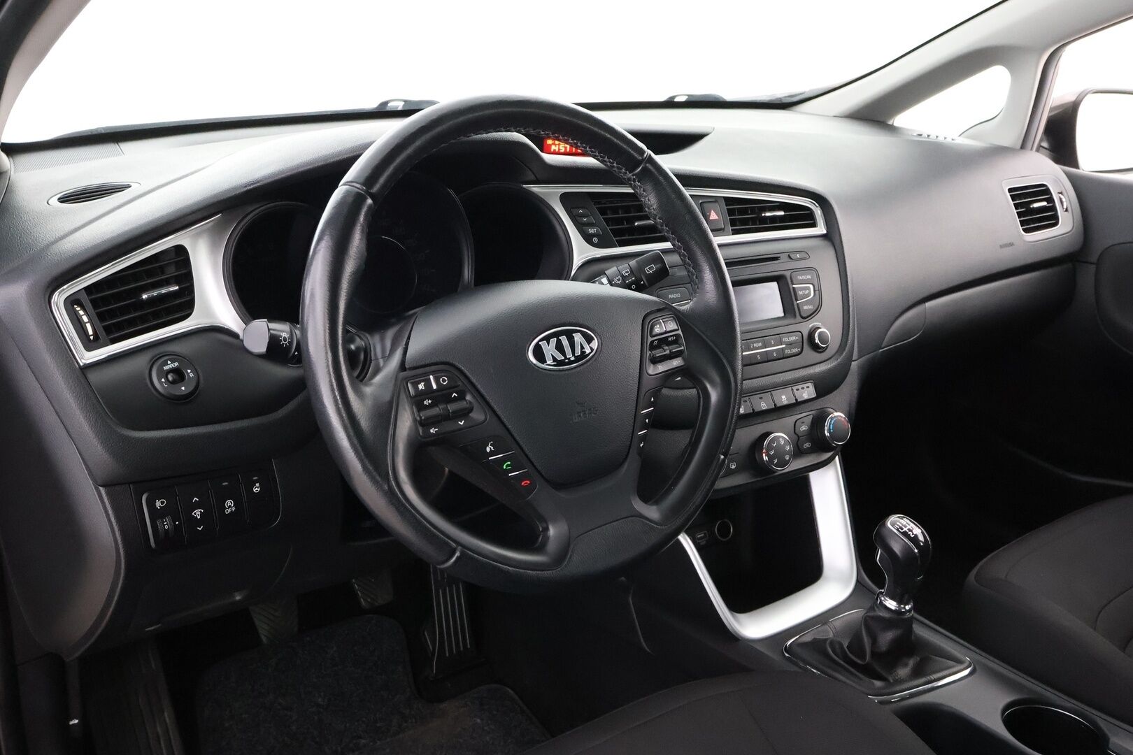 Kia cee'd 2016 1,0 ISG 100hv LX 5D EcoDynamics * 1Om Suomiauto / Vetokoukku / Lohko & Sisäpistoke / Ratinlämmitys / Vakkari - Merkkihuollot / 2x Hyvät renkaat / Huippusiisti!