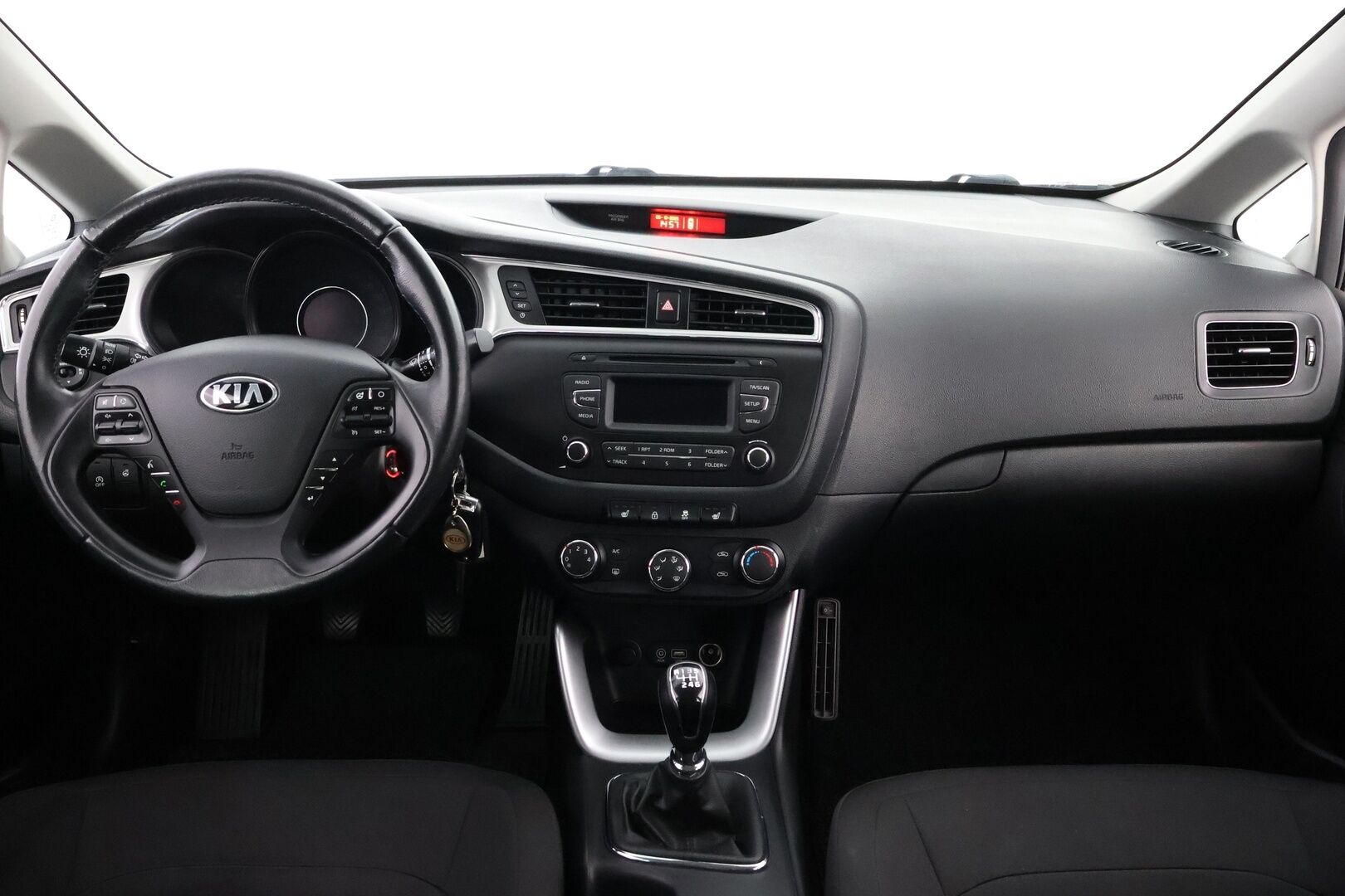 Kia cee'd 2016 1,0 ISG 100hv LX 5D EcoDynamics * 1Om Suomiauto / Vetokoukku / Lohko & Sisäpistoke / Ratinlämmitys / Vakkari - Merkkihuollot / 2x Hyvät renkaat / Huippusiisti!