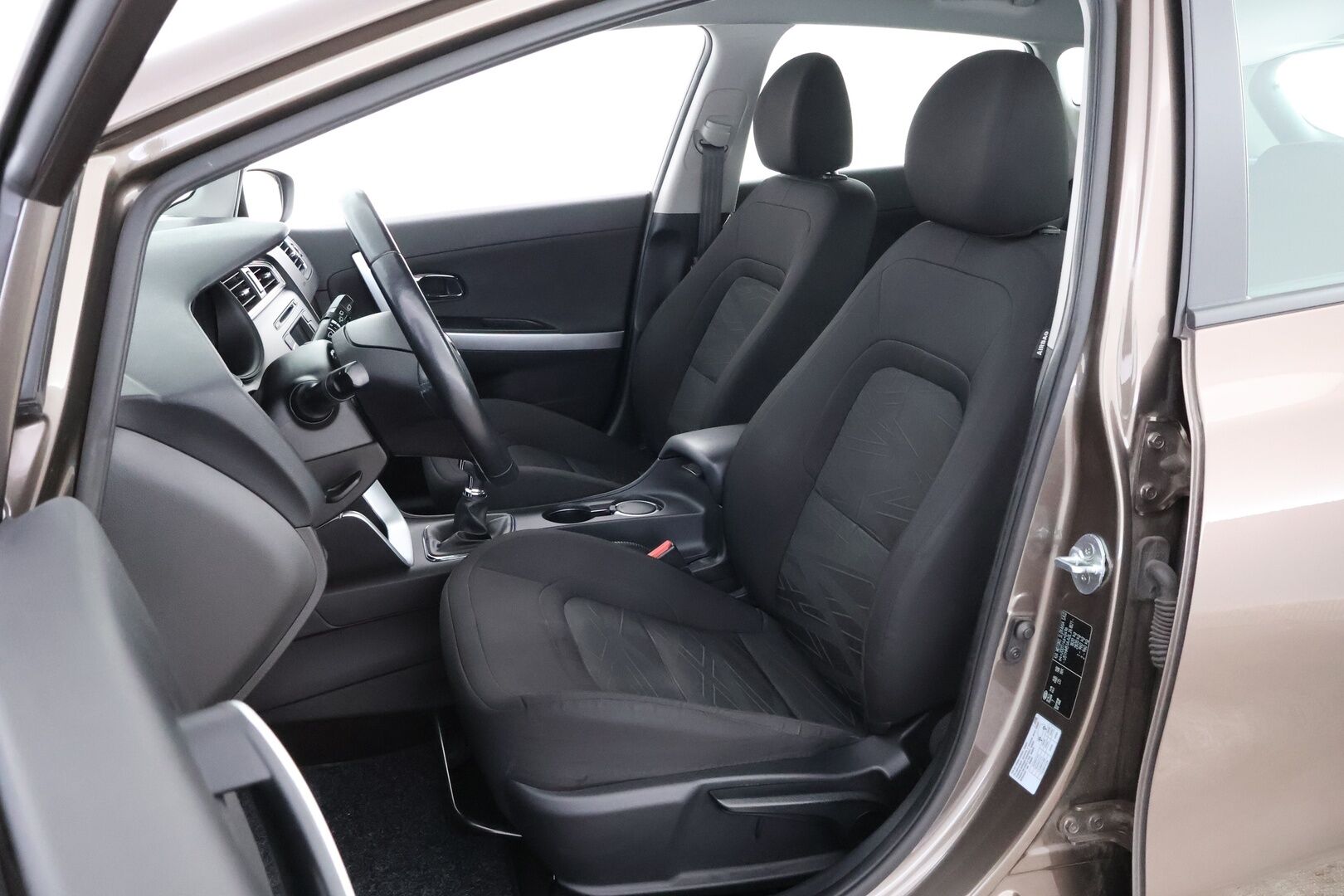 Kia cee'd 2016 1,0 ISG 100hv LX 5D EcoDynamics * 1Om Suomiauto / Vetokoukku / Lohko & Sisäpistoke / Ratinlämmitys / Vakkari - Merkkihuollot / 2x Hyvät renkaat / Huippusiisti!