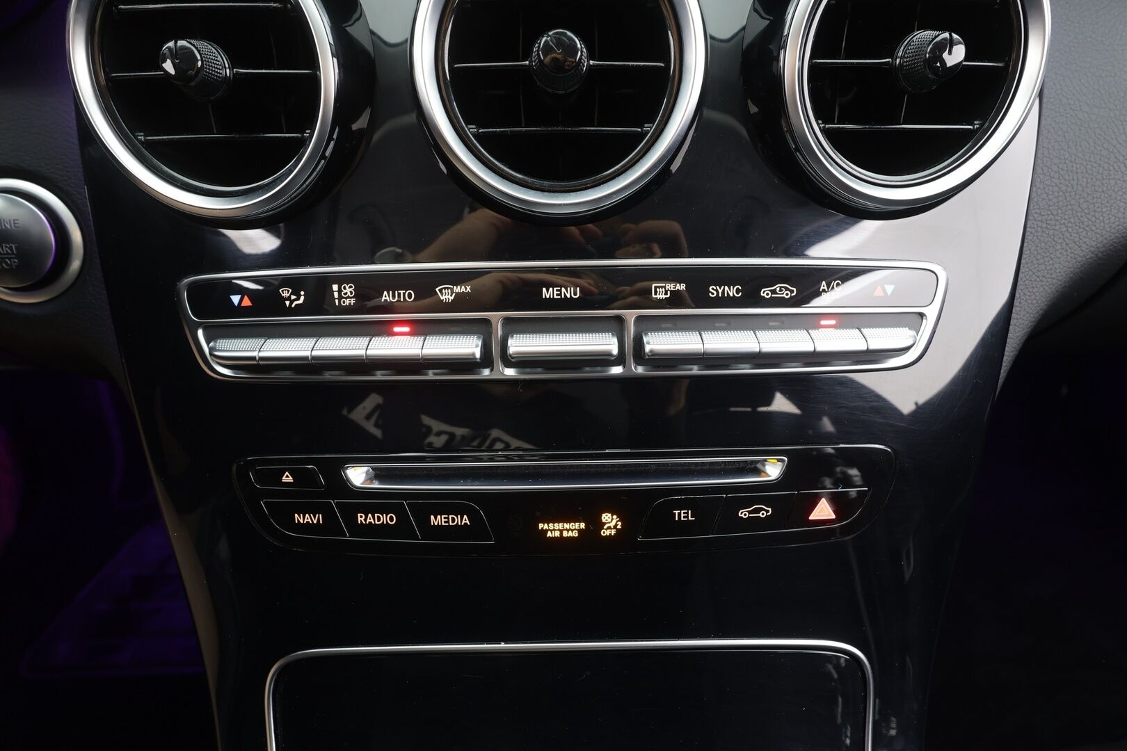 Mercedes-Benz C 2017 180 T A Premium Business - | ILS-LED | Sporttipenkit | Koukku | Vakkari | P.tutkat | Sähk. takaluukku | BT | Penkinlämmittimet | Dynamic select | 2x renkaat aluin | Suomiauto | 