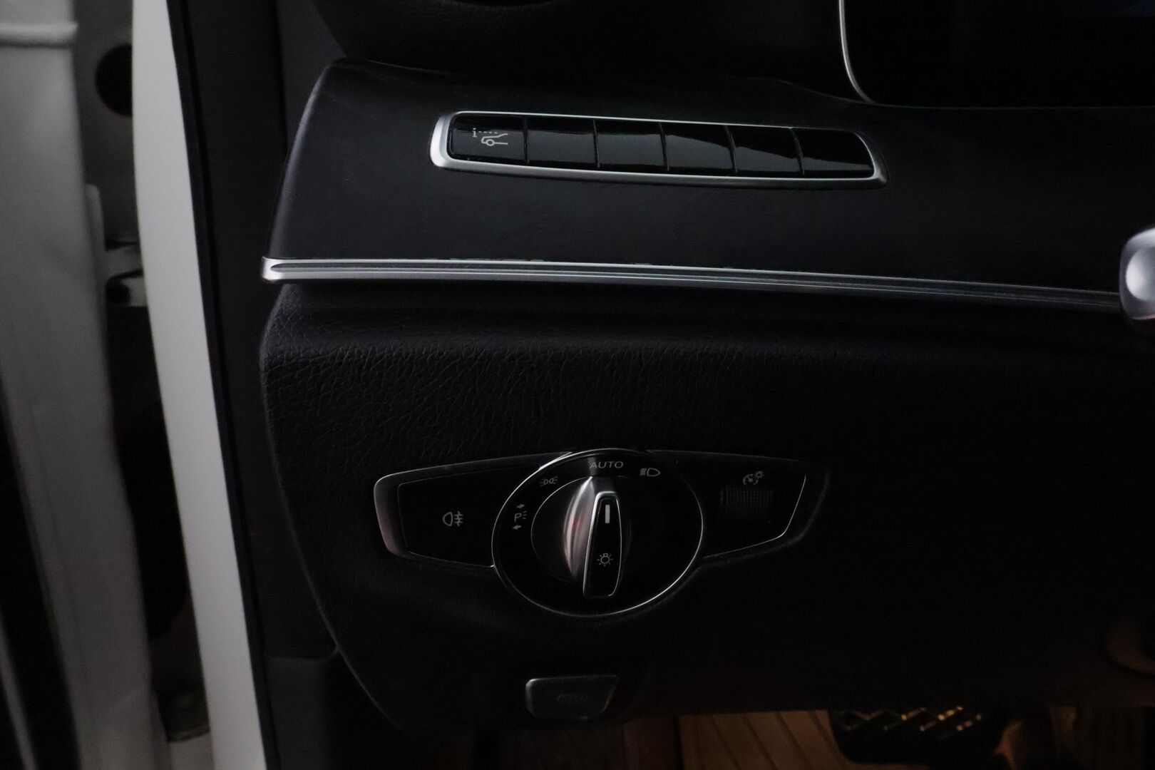 Mercedes-Benz E 2017 220 d 4Matic A Premium Business * Widescreen / Peruutuskamera / HUD / Sporttipenkit ** - Siisti Ikäisekseen / Juuri tullut Tampereelle! - HULLUT AVAJAISHULINAT KORKOTARJOUS 3,29 %