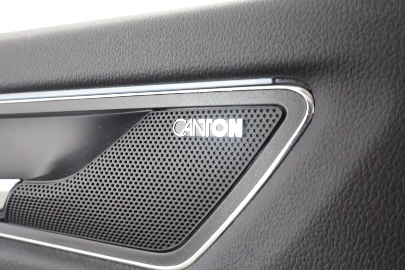 Skoda Kodiaq 2017 2,0 TSI 4x4 Style DSG Autom. - | 7-paikkainen | ACC | Koukku | Webasto | Canton | Muistipenkit | Nahka-alcantara | 360° kamera | LED | Akt. kaarrevalot | Keyless | 