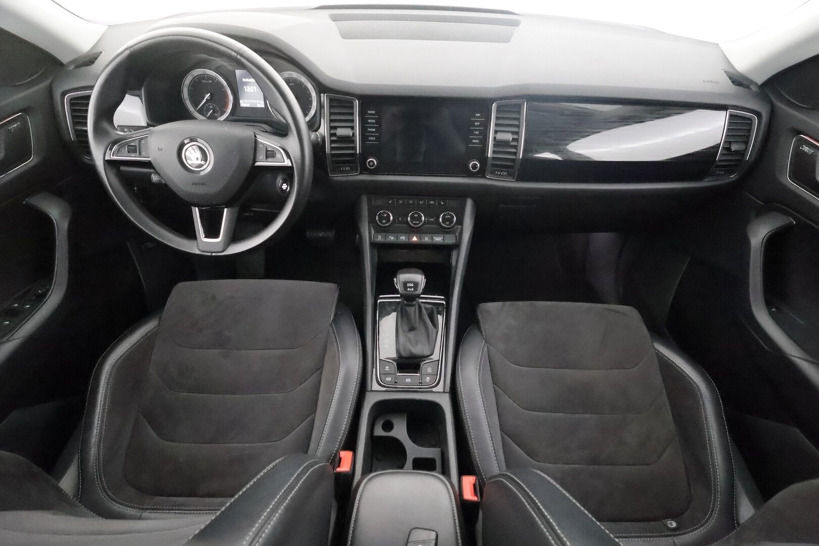 Skoda Kodiaq 2017 2,0 TSI 4x4 Style DSG Autom. - | 7-paikkainen | ACC | Koukku | Webasto | Canton | Muistipenkit | Nahka-alcantara | 360° kamera | LED | Akt. kaarrevalot | Keyless | 
