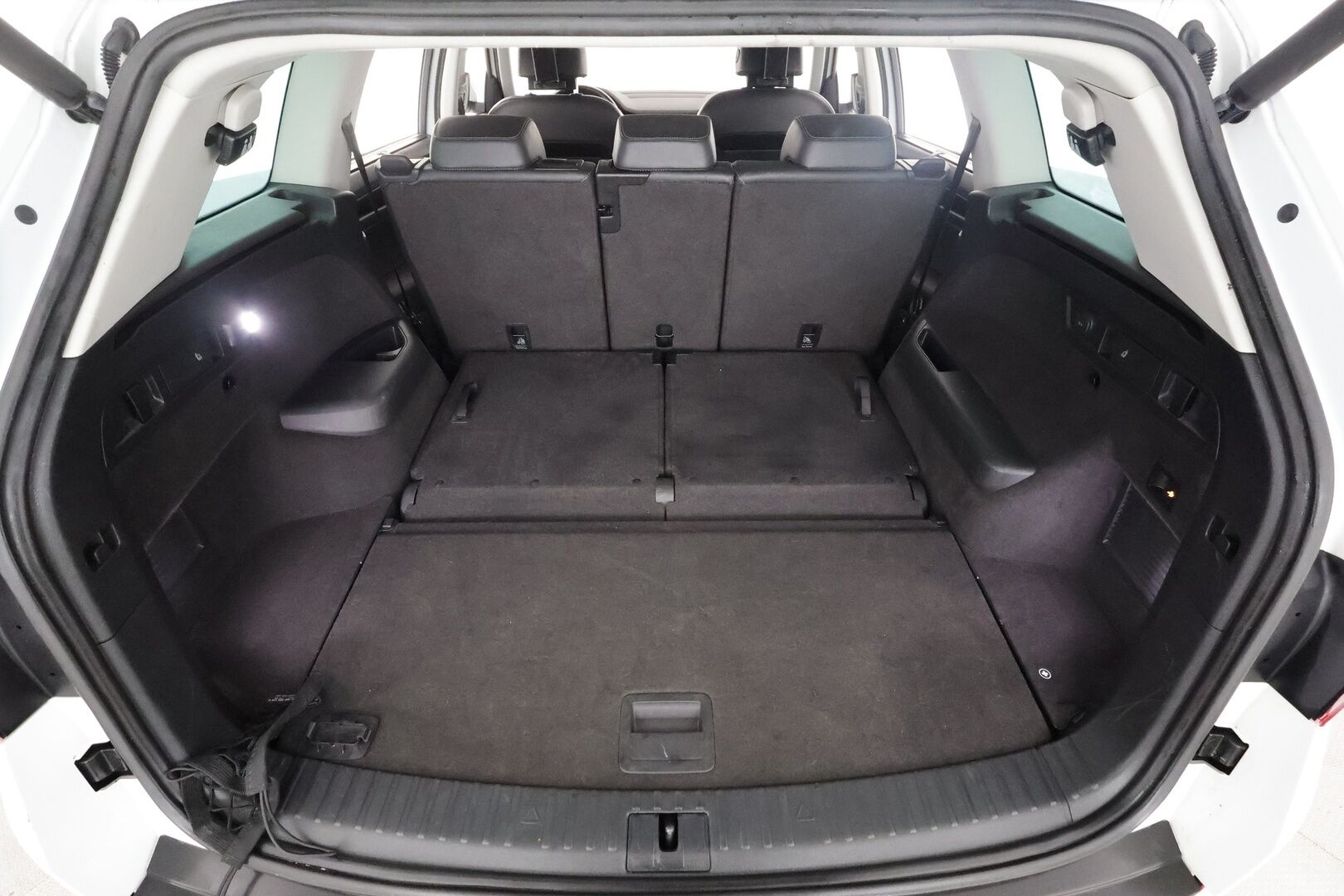 Skoda Kodiaq 2017 2,0 TSI 4x4 Style DSG Autom. - | 7-paikkainen | ACC | Koukku | Webasto | Canton | Muistipenkit | Nahka-alcantara | 360° kamera | LED | Akt. kaarrevalot | Keyless | 