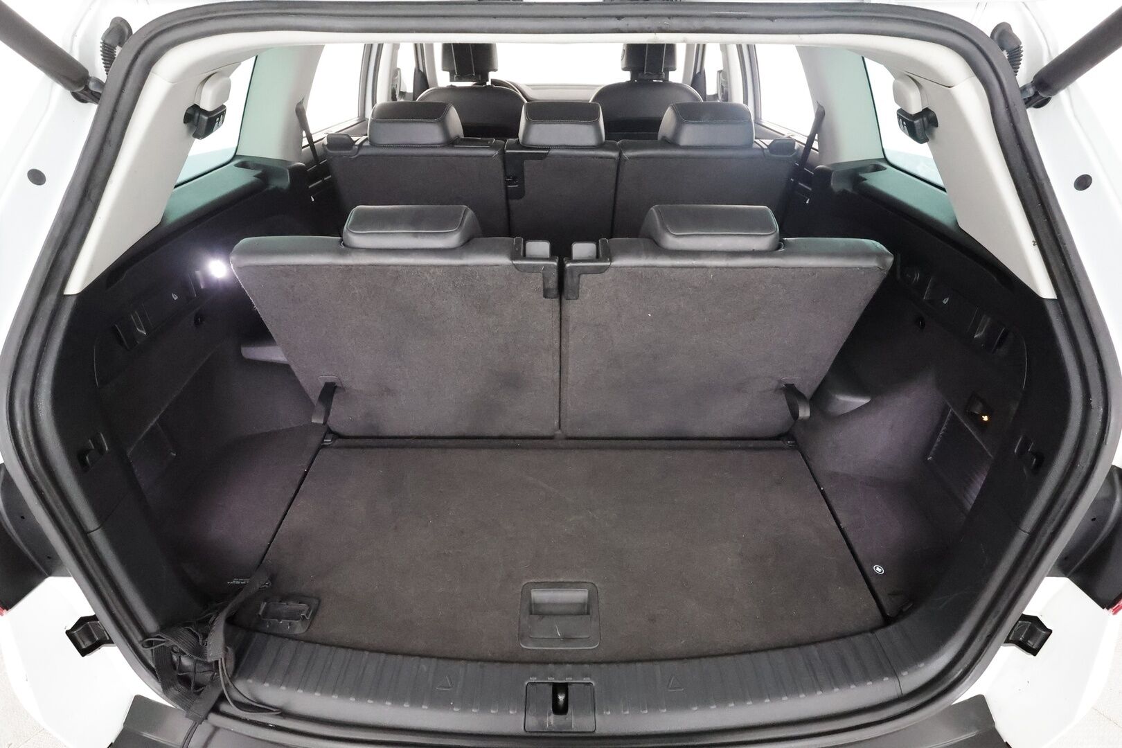 Skoda Kodiaq 2017 2,0 TSI 4x4 Style DSG Autom. - | 7-paikkainen | ACC | Koukku | Webasto | Canton | Muistipenkit | Nahka-alcantara | 360° kamera | LED | Akt. kaarrevalot | Keyless | 