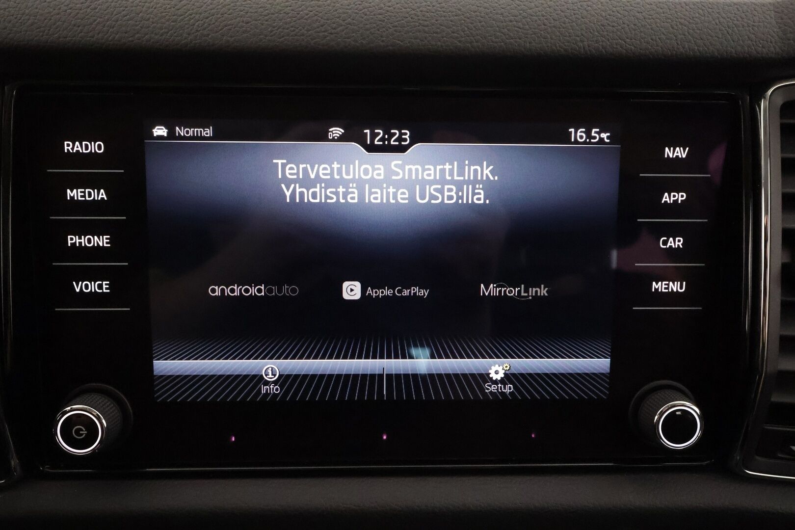 Skoda Kodiaq 2017 2,0 TSI 4x4 Style DSG Autom. - | 7-paikkainen | ACC | Koukku | Webasto | Canton | Muistipenkit | Nahka-alcantara | 360° kamera | LED | Akt. kaarrevalot | Keyless | 