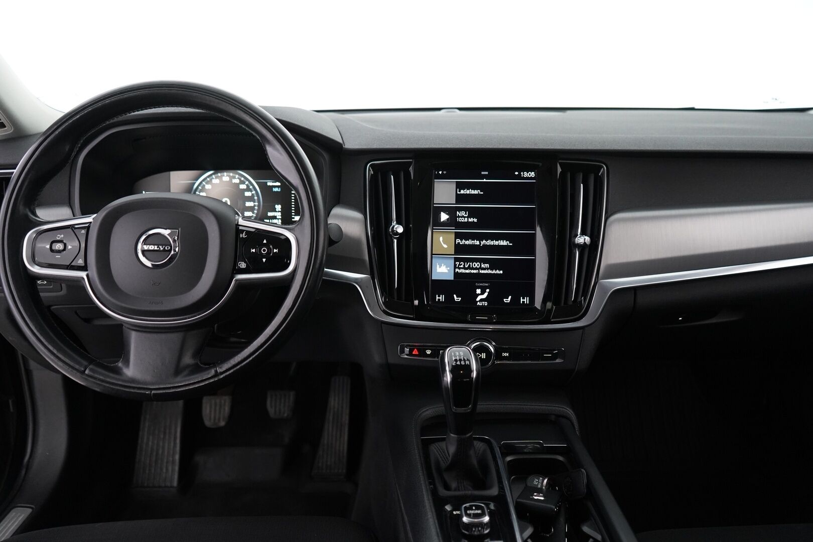Volvo S90 2017 D3 Business - ACC | Webasto | Tutkat | Pilot assist | Ratinlämmitin | Ei Ad-Blueta | Kahdet renkaat | Suomi-auto 