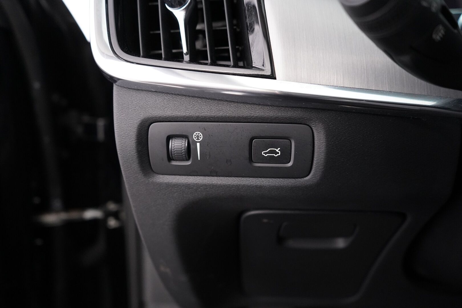 Volvo S90 2017 D3 Business * ACC / Webasto / Tutkat / Pilot assist /  Ratinlämmitin - Juuri saapunut harvinaisuus / Ei Ad-Blueta / Kahdet renkaat / Suomi-auto - HULLUT AVAJAISHULINAT KORKOTARJOUS 3,29 %