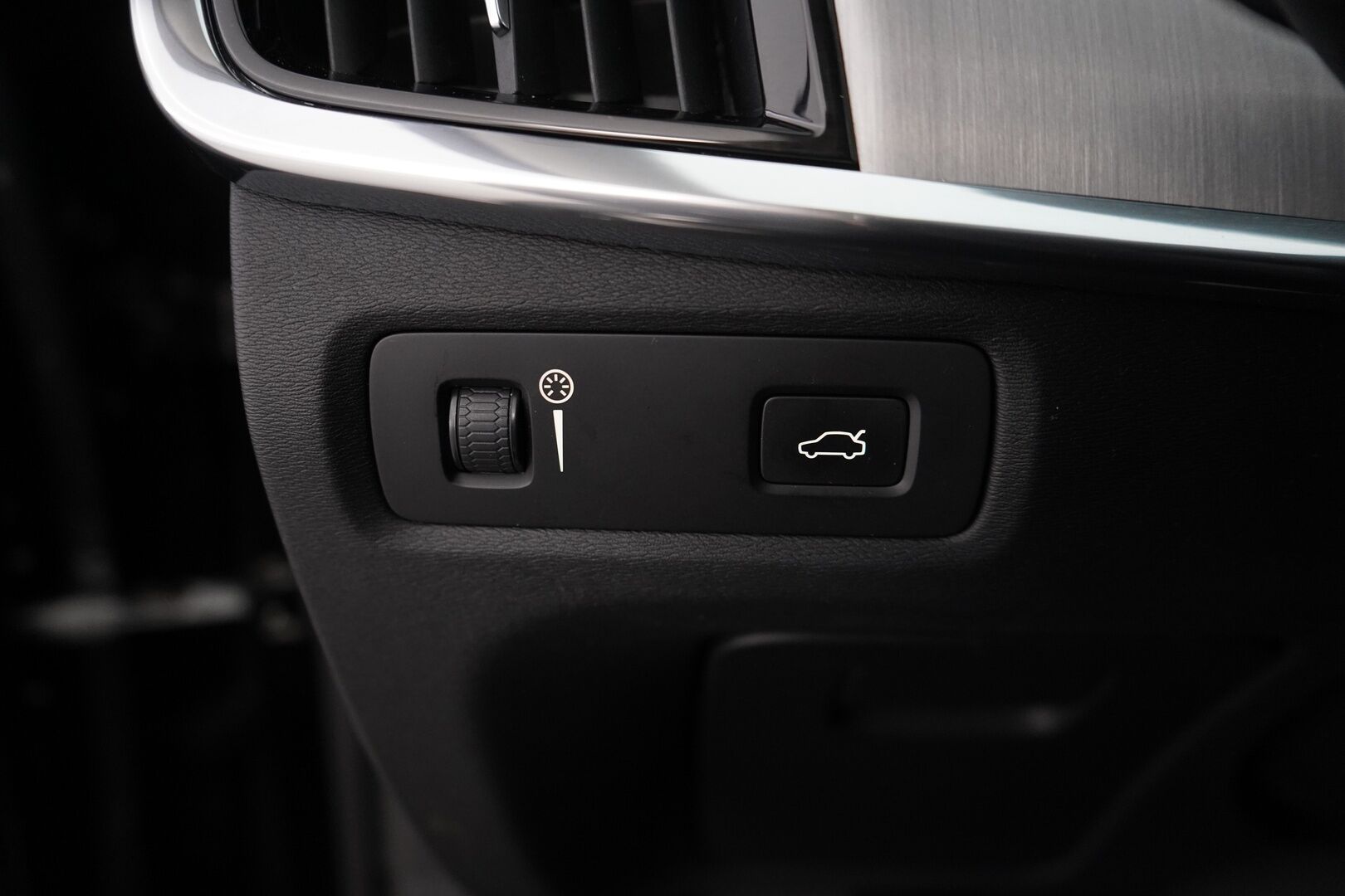 Volvo S90 2017 D3 Business * ACC / Webasto / Tutkat / Pilot assist /  Ratinlämmitin - Kahdet renkaat / Suomi-auto / Merkkihuollettu 