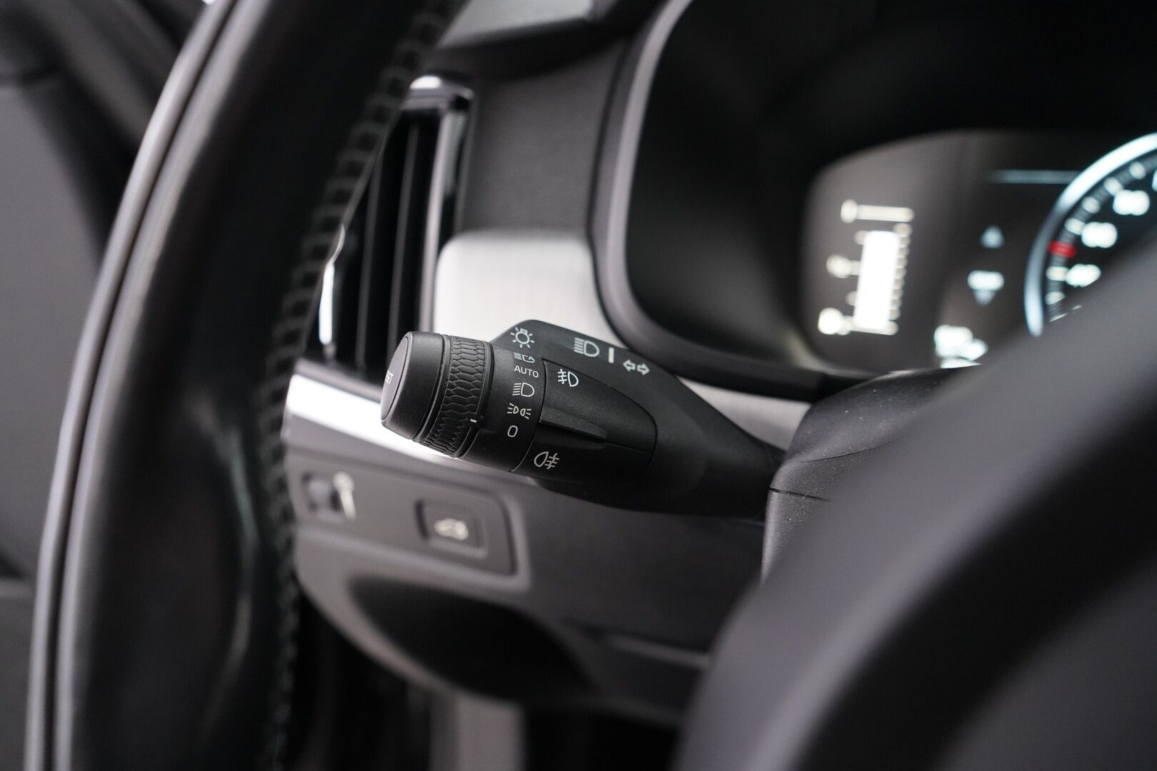 Volvo S90 2017 D3 Business - ACC | Webasto | Tutkat | Pilot assist | Ratinlämmitin | Ei Ad-Blueta | Kahdet renkaat | Suomi-auto 