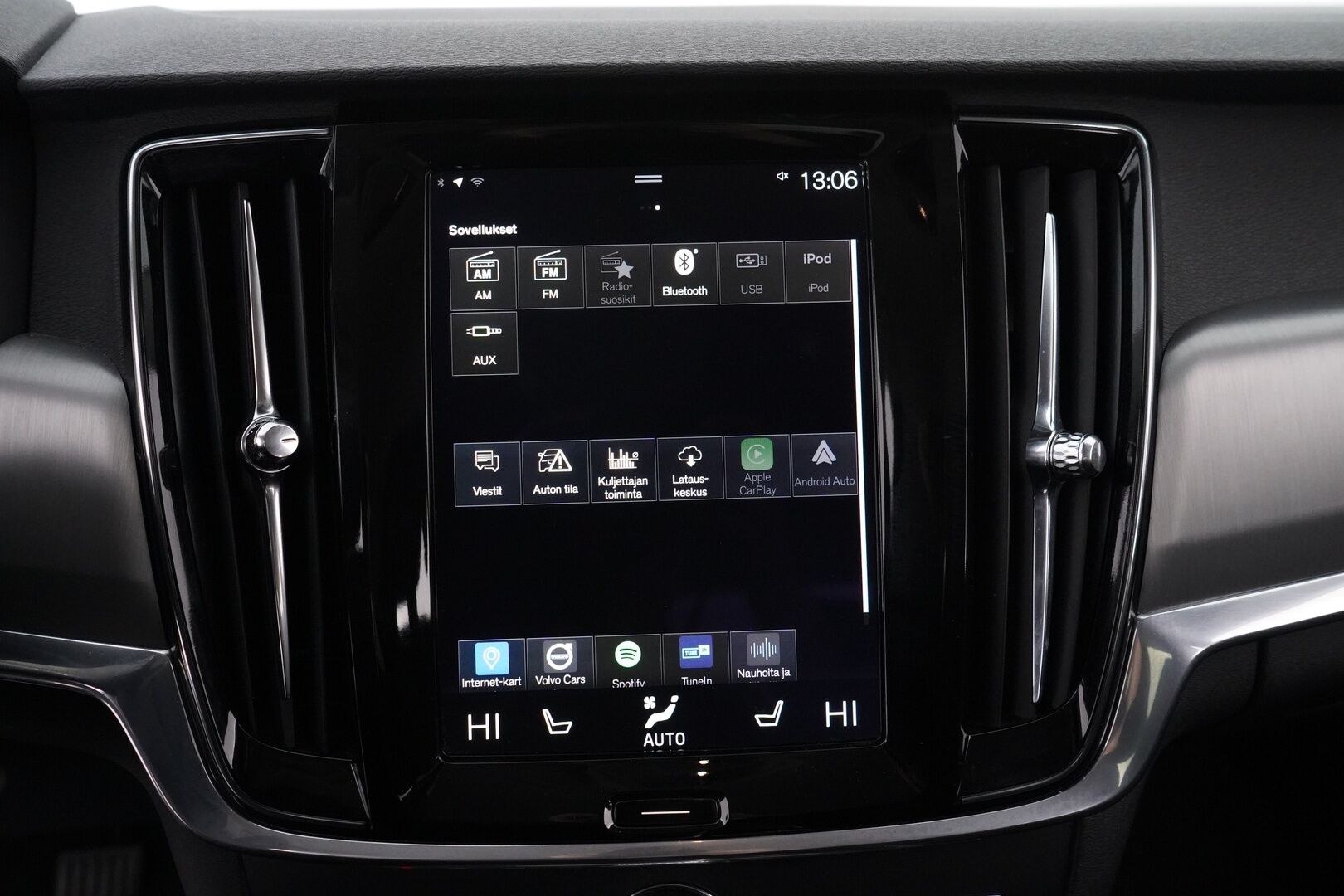 Volvo S90 2017 D3 Business - ACC | Webasto | Tutkat | Pilot assist | Ratinlämmitin | Ei Ad-Blueta | Kahdet renkaat | Suomi-auto 