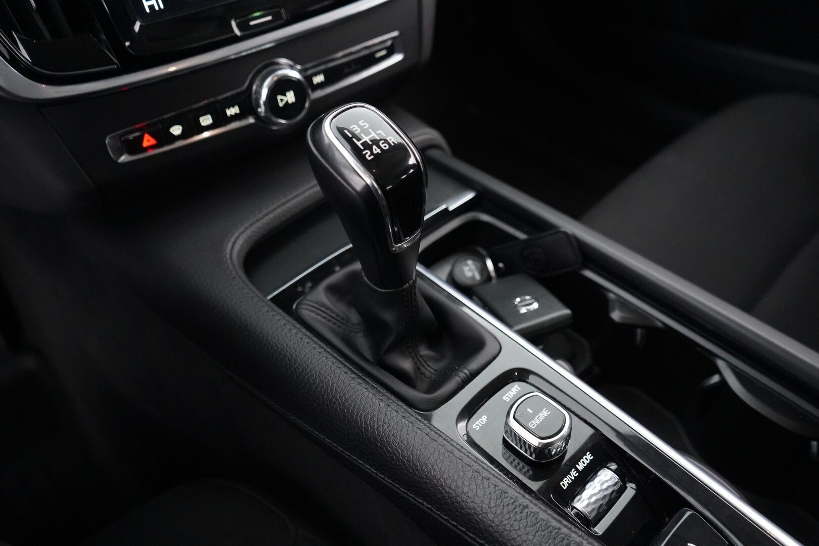 Volvo S90 2017 D3 Business - ACC | Webasto | Tutkat | Pilot assist | Ratinlämmitin | Ei Ad-Blueta | Kahdet renkaat | Suomi-auto 