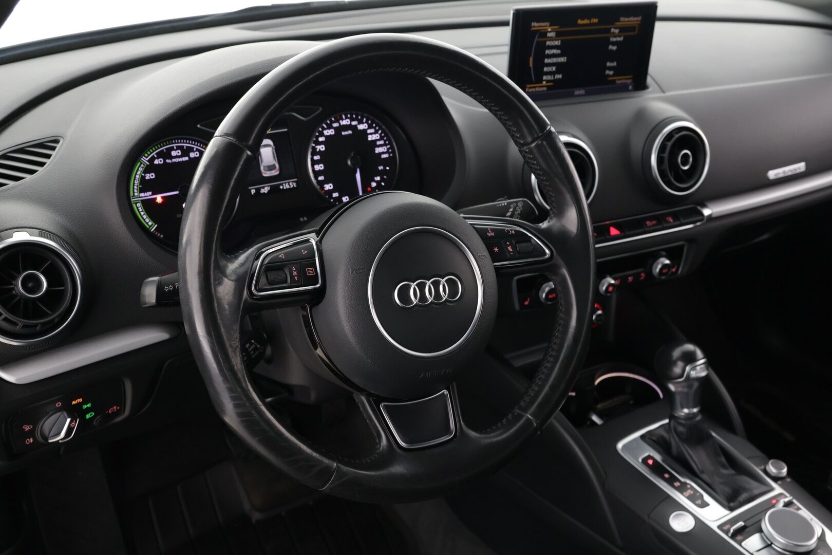 Audi A3 2015 1.4 TFSI e-tron S tronic Sportback Business - | Navi | Vakkari | Nahka-Alcantara | Fiksut huollot! |