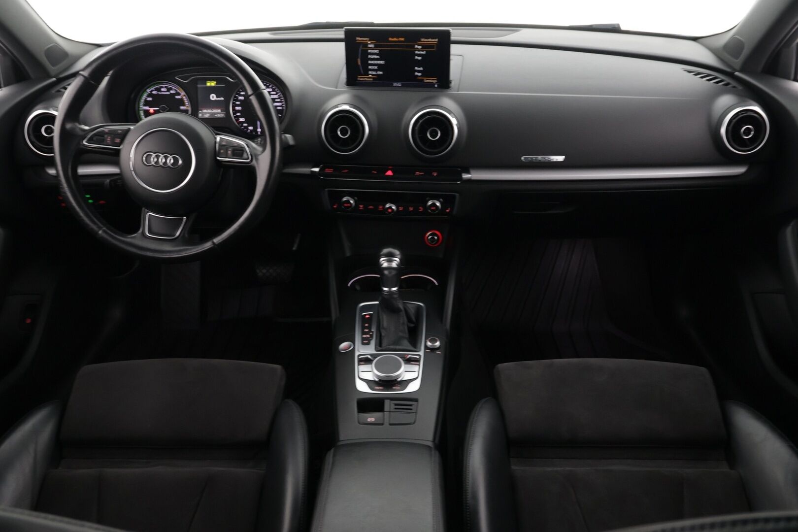 Audi A3 2015 1.4 TFSI e-tron S tronic Sportback Business * Navi / Vakkari / Nahka-Alcantara / Fiksut huollot! *