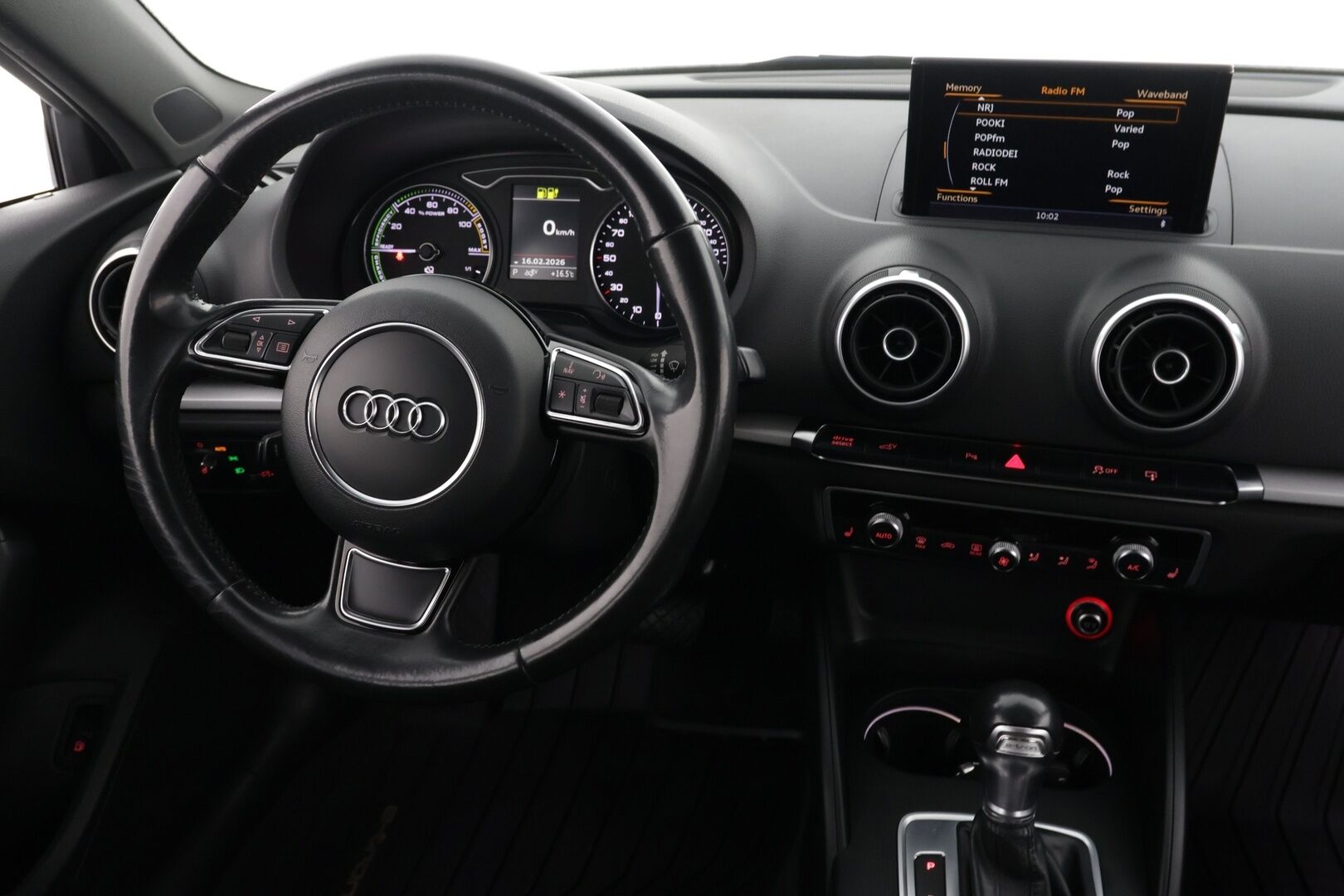 Audi A3 2015 1.4 TFSI e-tron S tronic Sportback Business - | Navi | Vakkari | Nahka-Alcantara | Fiksut huollot! |