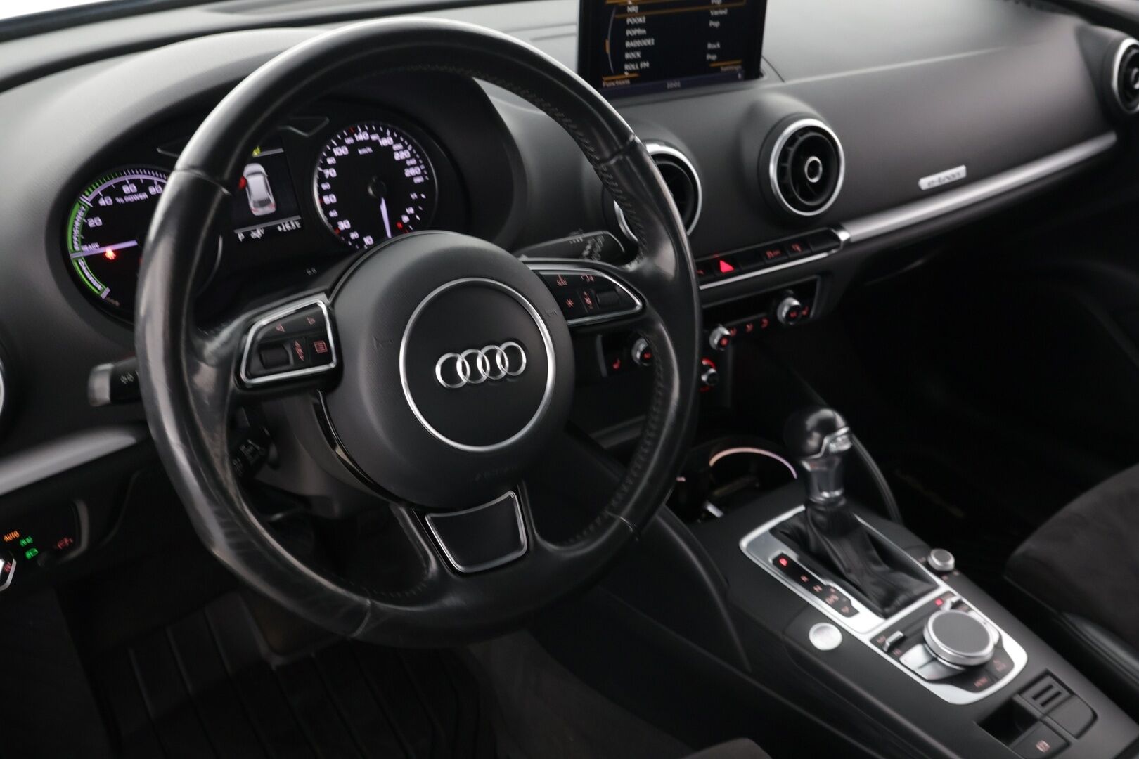 Audi A3 2015 1.4 TFSI e-tron S tronic Sportback Business - | Navi | Vakkari | Nahka-Alcantara | Fiksut huollot! |