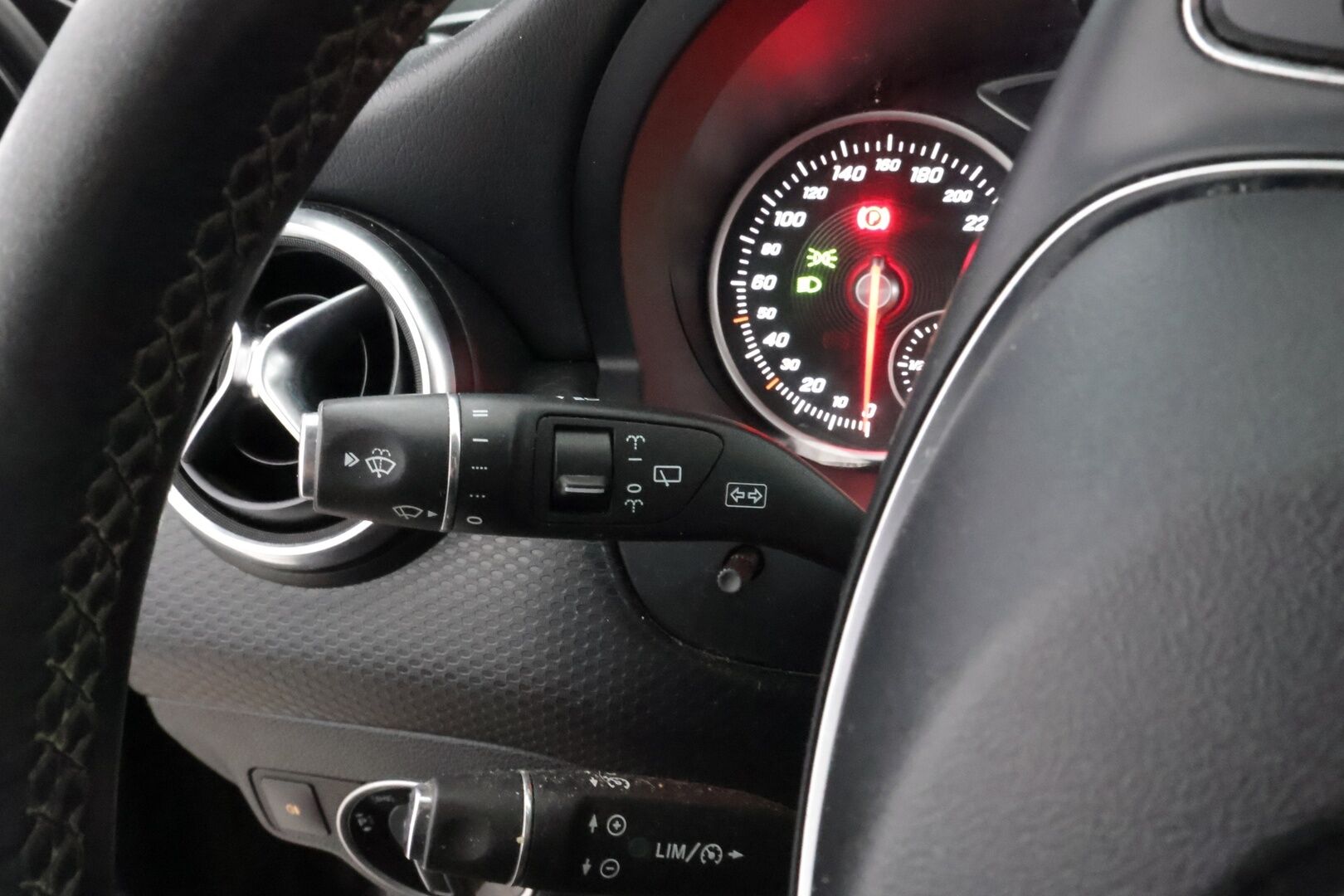 Mercedes-Benz A 2017 160 d A - YritysOutlet - Myydään vain yrityksille - *Webasto / PAKETTIAUTO / Vakkari / Sport-istuimet / Harvinainen!! / YritysOutlet - Myydään vain yrityksille