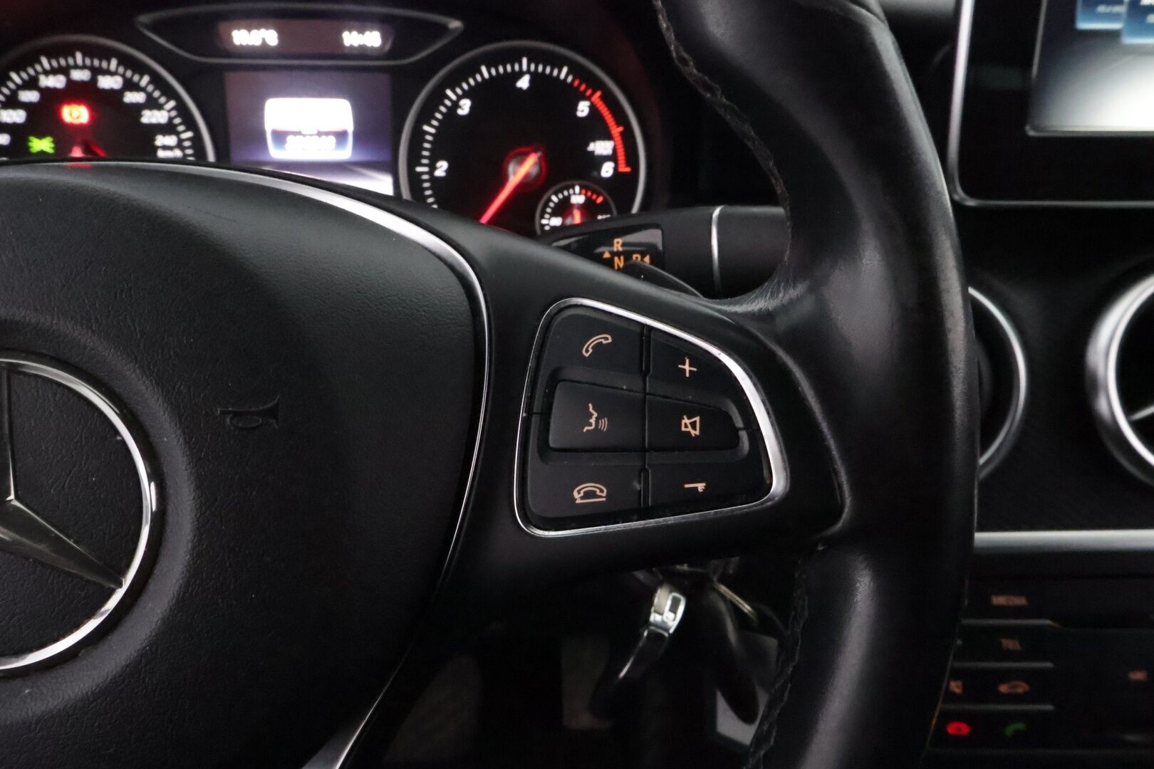 Mercedes-Benz A 2017 160 d A - YritysOutlet - Myydään vain yrityksille - *Webasto / PAKETTIAUTO / Vakkari / Sport-istuimet / Harvinainen!! / YritysOutlet - Myydään vain yrityksille