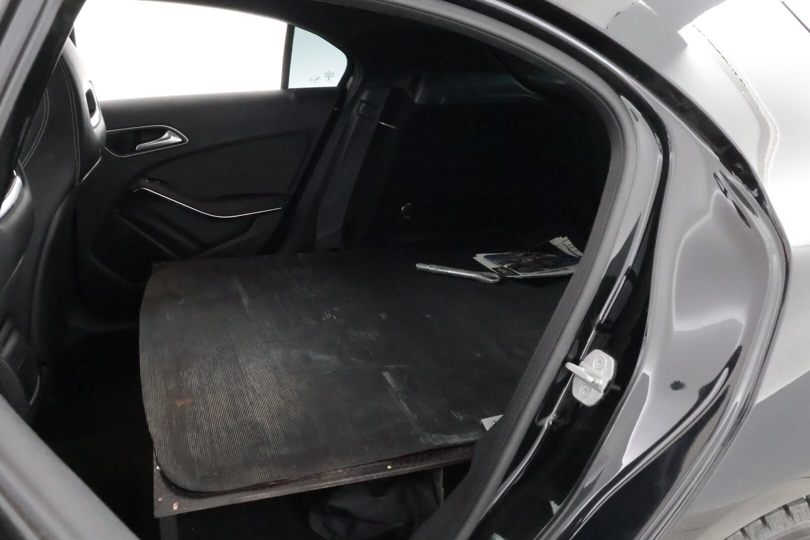 Mercedes-Benz A 2017 160 d A - YritysOutlet - Myydään vain yrityksille - *Webasto / PAKETTIAUTO / Vakkari / Sport-istuimet / Harvinainen!! / YritysOutlet - Myydään vain yrityksille