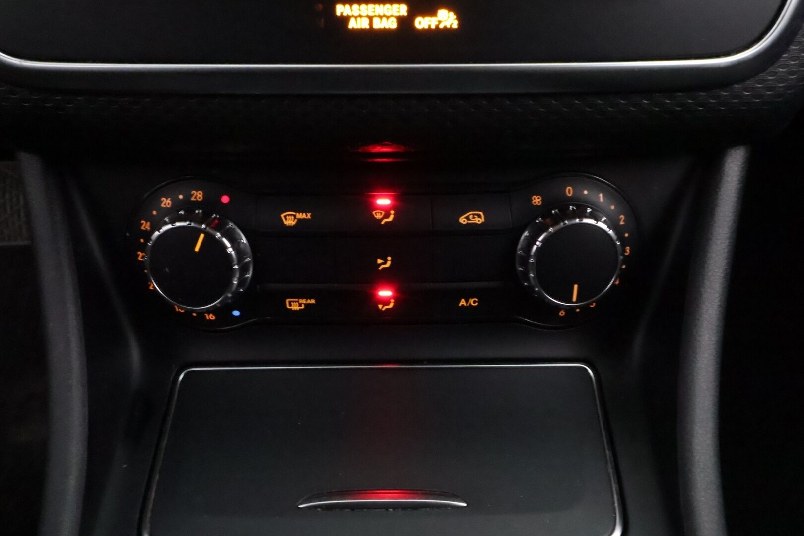 Mercedes-Benz A 2017 160 d A - YritysOutlet - Myydään vain yrityksille - *Webasto / PAKETTIAUTO / Vakkari / Sport-istuimet / Harvinainen!! / YritysOutlet - Myydään vain yrityksille