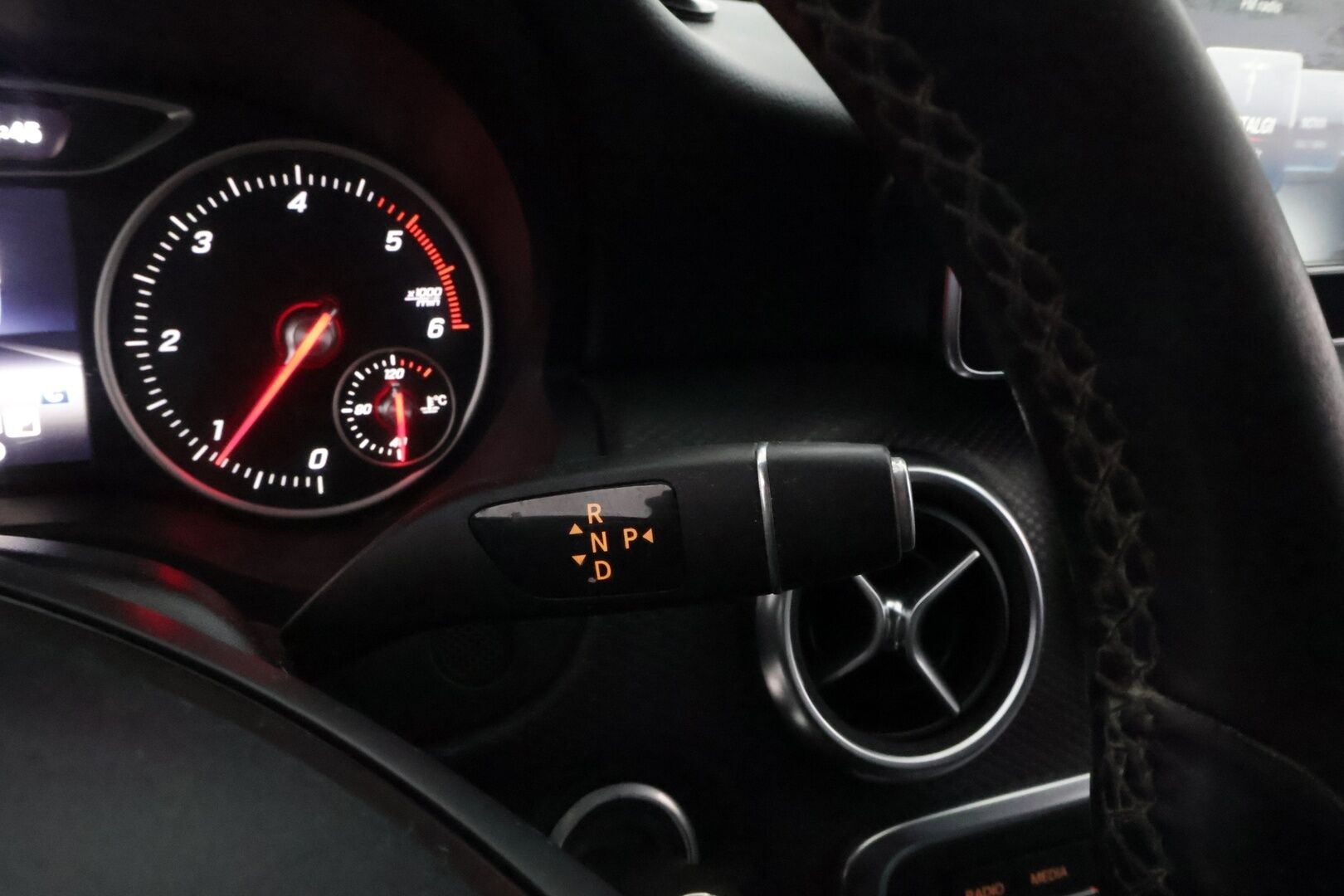 Mercedes-Benz A 2017 160 d A - YritysOutlet - Myydään vain yrityksille - *Webasto / PAKETTIAUTO / Vakkari / Sport-istuimet / Harvinainen!! / YritysOutlet - Myydään vain yrityksille