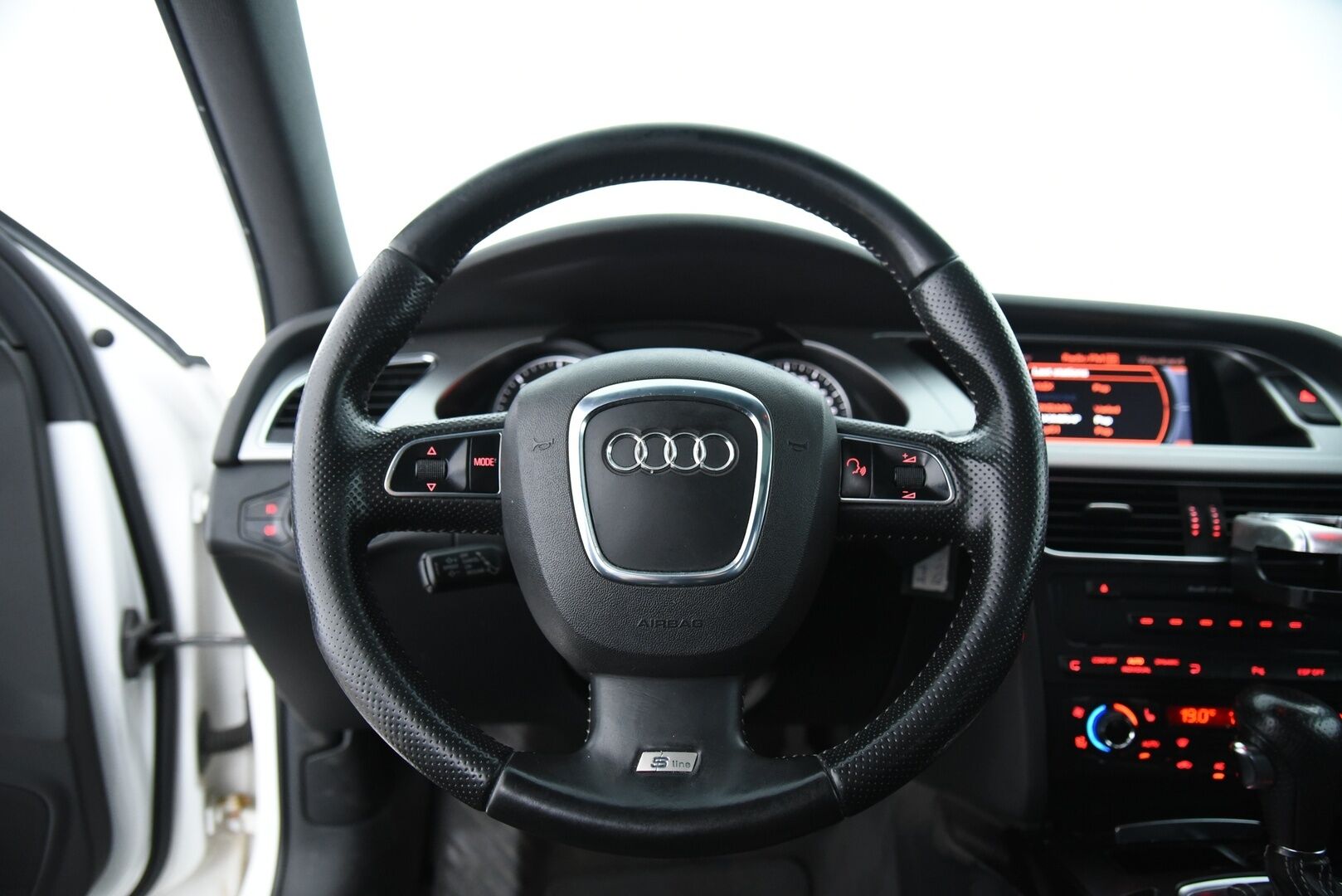Audi A4 2008 Avant 3,0 TDI (DPF) quattro tiptronic Business S-line / Myydään huutokaupat.com:issa! - Myydään vain huutokaupat.comissa