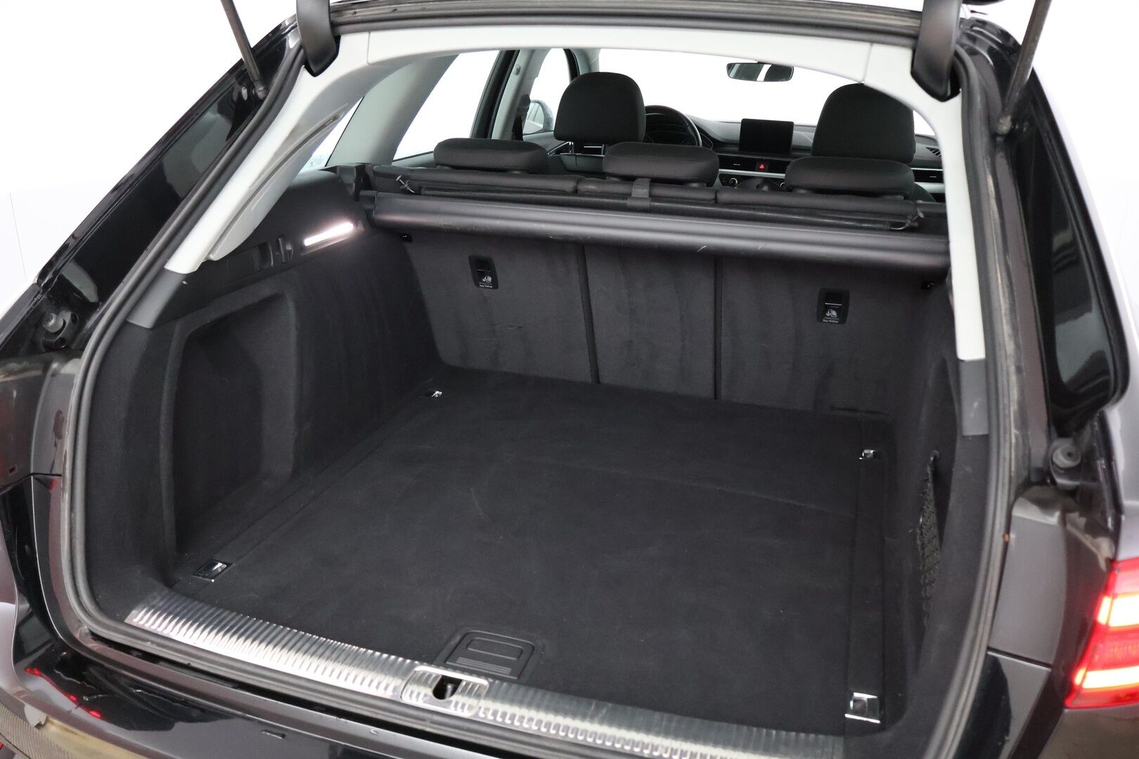 Audi A4 2017 Avant Business 2,0 TDI 110 kW *MYYDÄÄN HUUTOKAUPAT.COM*