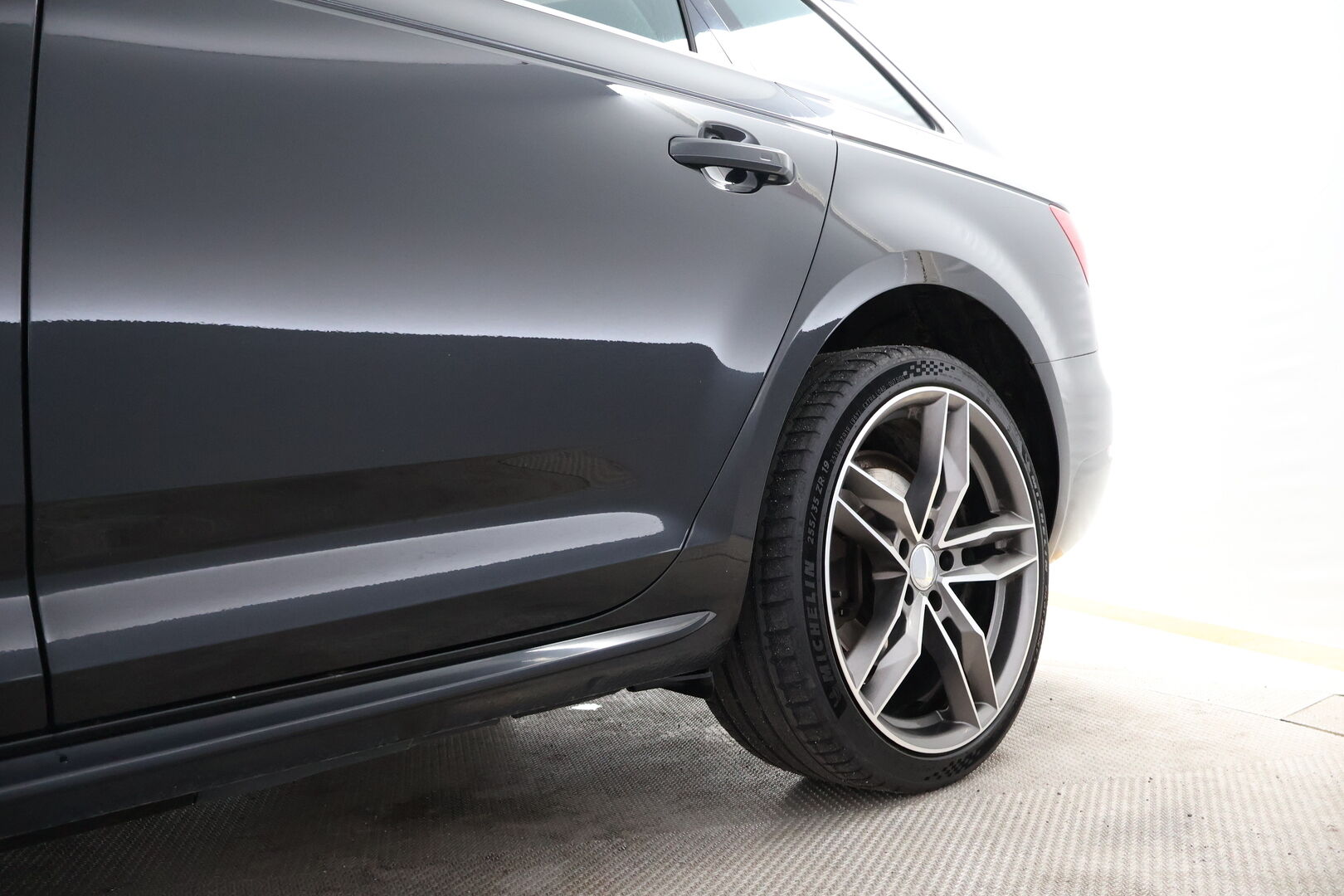 Audi A4 2017 Avant Business 2,0 TDI 110 kW *MYYDÄÄN HUUTOKAUPAT.COM*