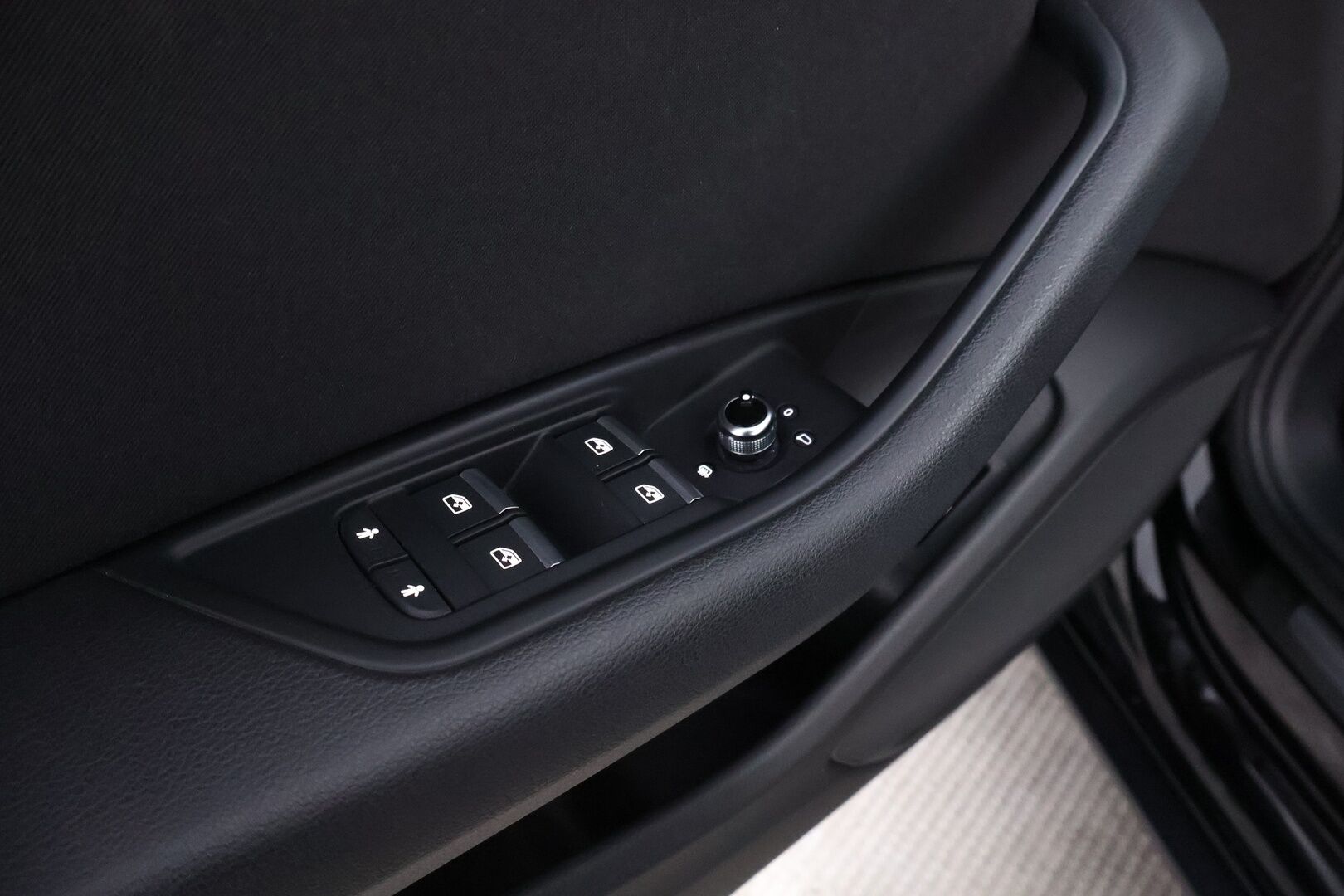 Audi A4 2017 Avant Business 2,0 TDI 110 kW *MYYDÄÄN HUUTOKAUPAT.COM*