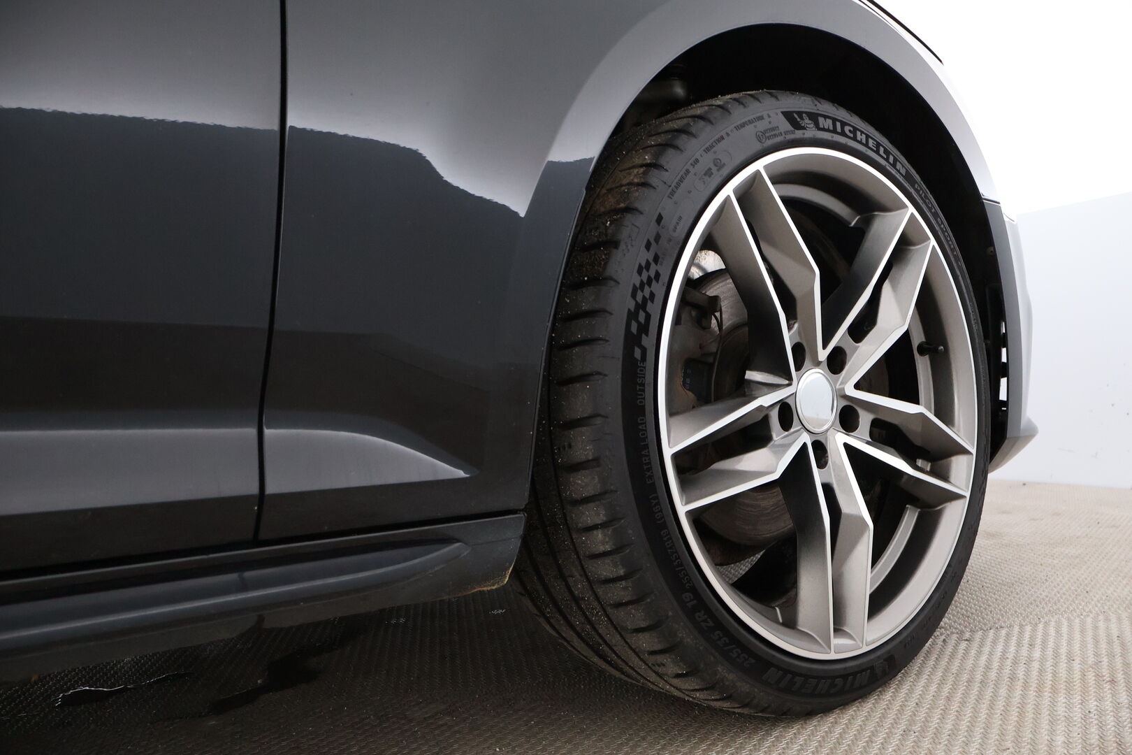 Audi A4 2017 Avant Business 2,0 TDI 110 kW *MYYDÄÄN HUUTOKAUPAT.COM*