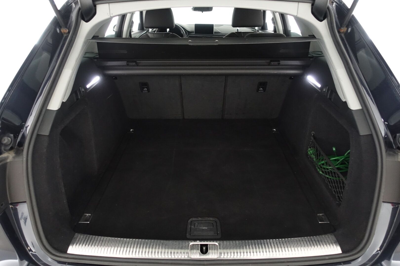 Audi A4 2017 Avant First Edition Business Sport 2,0 TFSI 185 kW quattro S tronic - | Digimittaristo | Matrix LED | Navi | Lohko | Tutkat | Sporttipenkit | BLIS | Sähköluukku | Suomi-Auto | Vakkari | 2X Renkaat & Vanteet | 