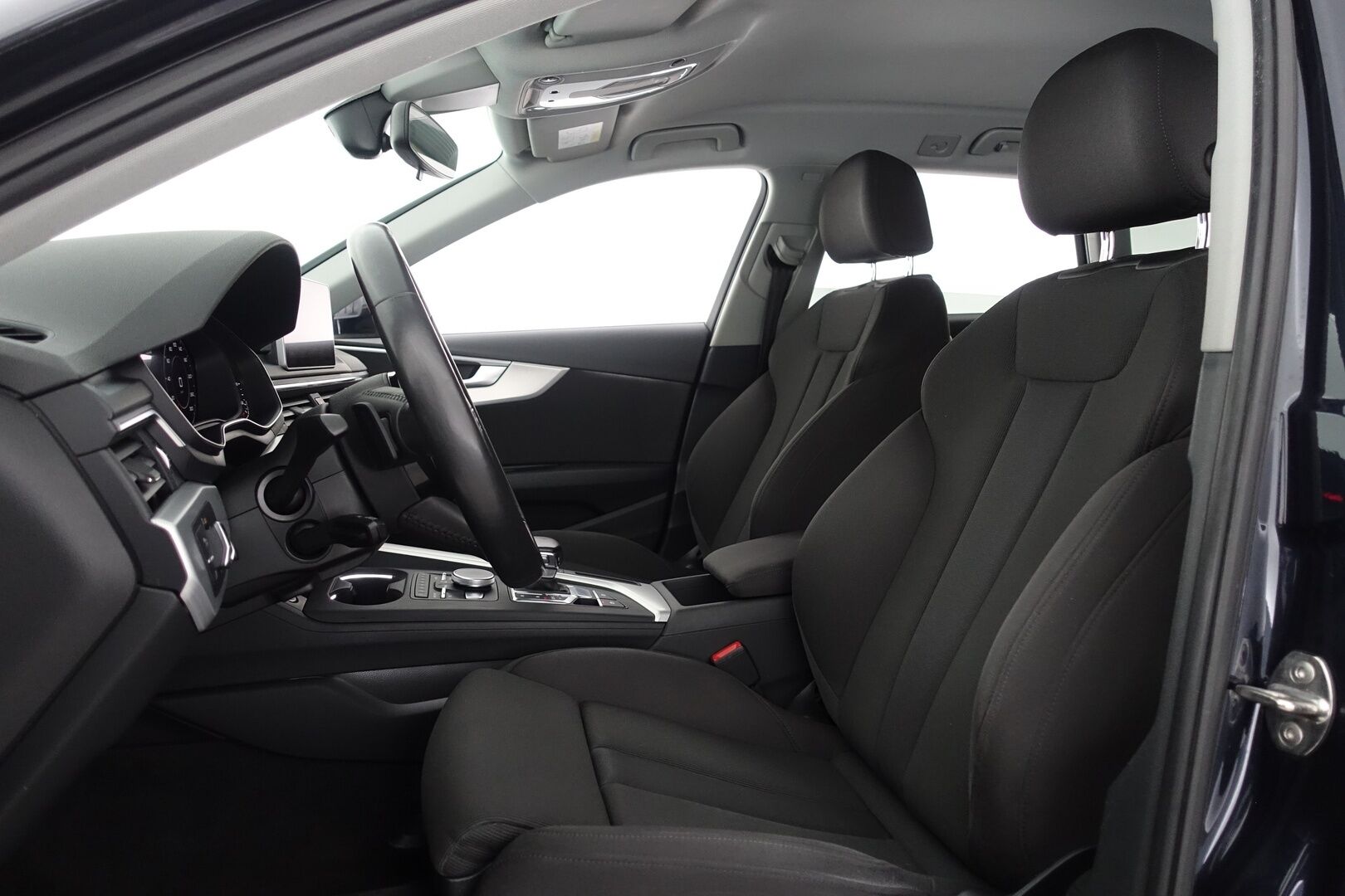 Audi A4 2017 Avant First Edition Business Sport 2,0 TFSI 185 kW quattro S tronic - | Digimittaristo | Matrix LED | Navi | Lohko | Tutkat | Sporttipenkit | BLIS | Sähköluukku | Suomi-Auto | Vakkari | 2X Renkaat & Vanteet | 