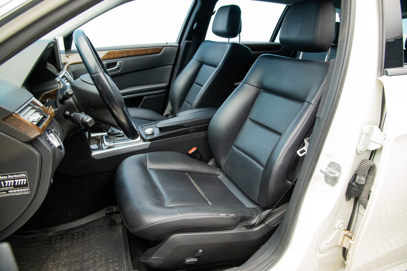Mercedes-Benz E 2010 200 CDI 2.1 A - YritysOutlet - Myydään vain yrityksille - | Vetokoukku | Lohkolämmitin | Vakionopeussäädin | Pysäköintitutkat eteen ja taakse | Iso näyttö | Nahkasisusta | Penkinlämmittimet | Sähköinen takaluukku |