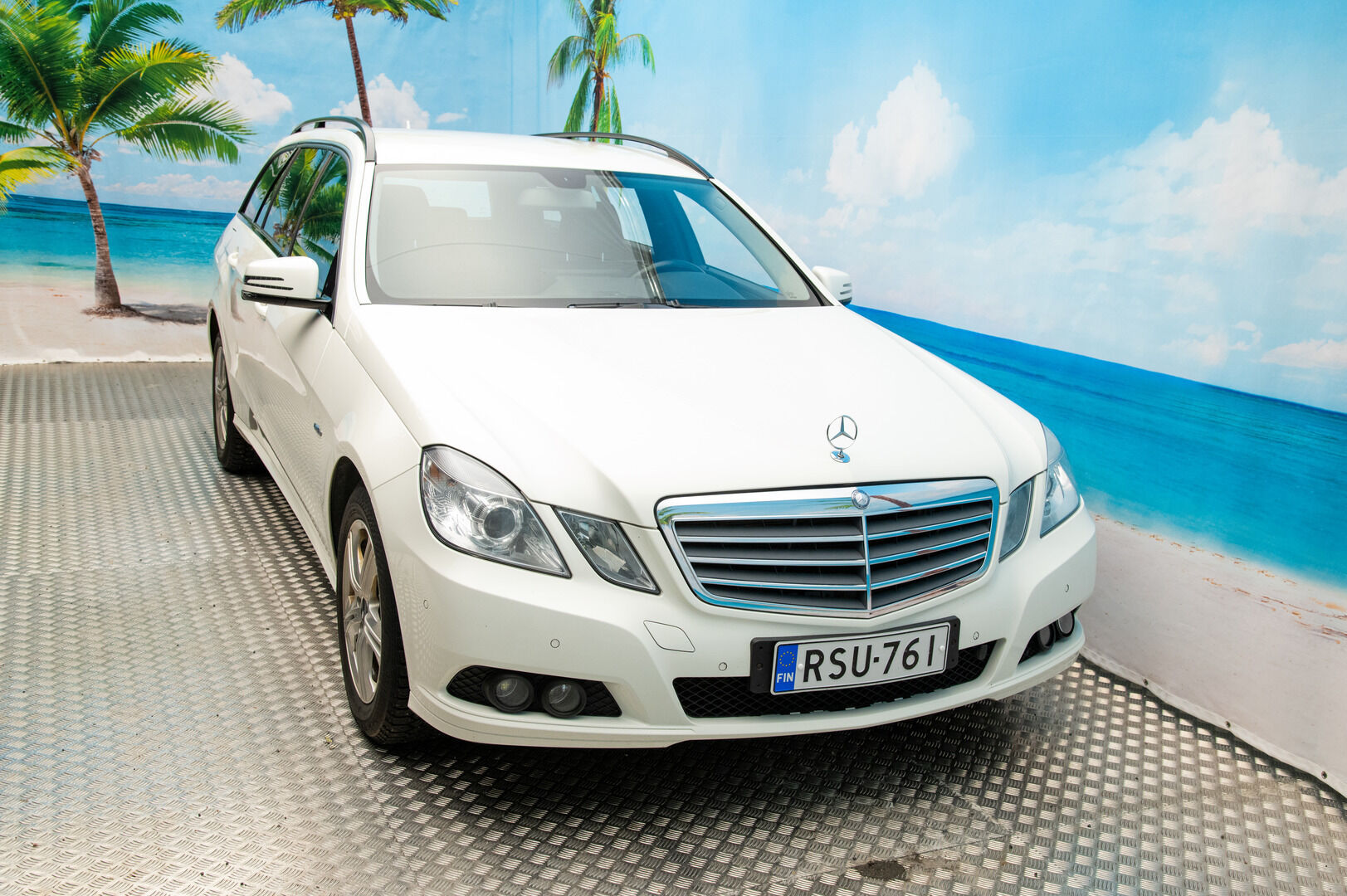 Mercedes-Benz E 2010 200 CDI 2.1 A - YritysOutlet - Myydään vain yrityksille - | Vetokoukku | Lohkolämmitin | Vakionopeussäädin | Pysäköintitutkat eteen ja taakse | Iso näyttö | Nahkasisusta | Penkinlämmittimet | Sähköinen takaluukku |