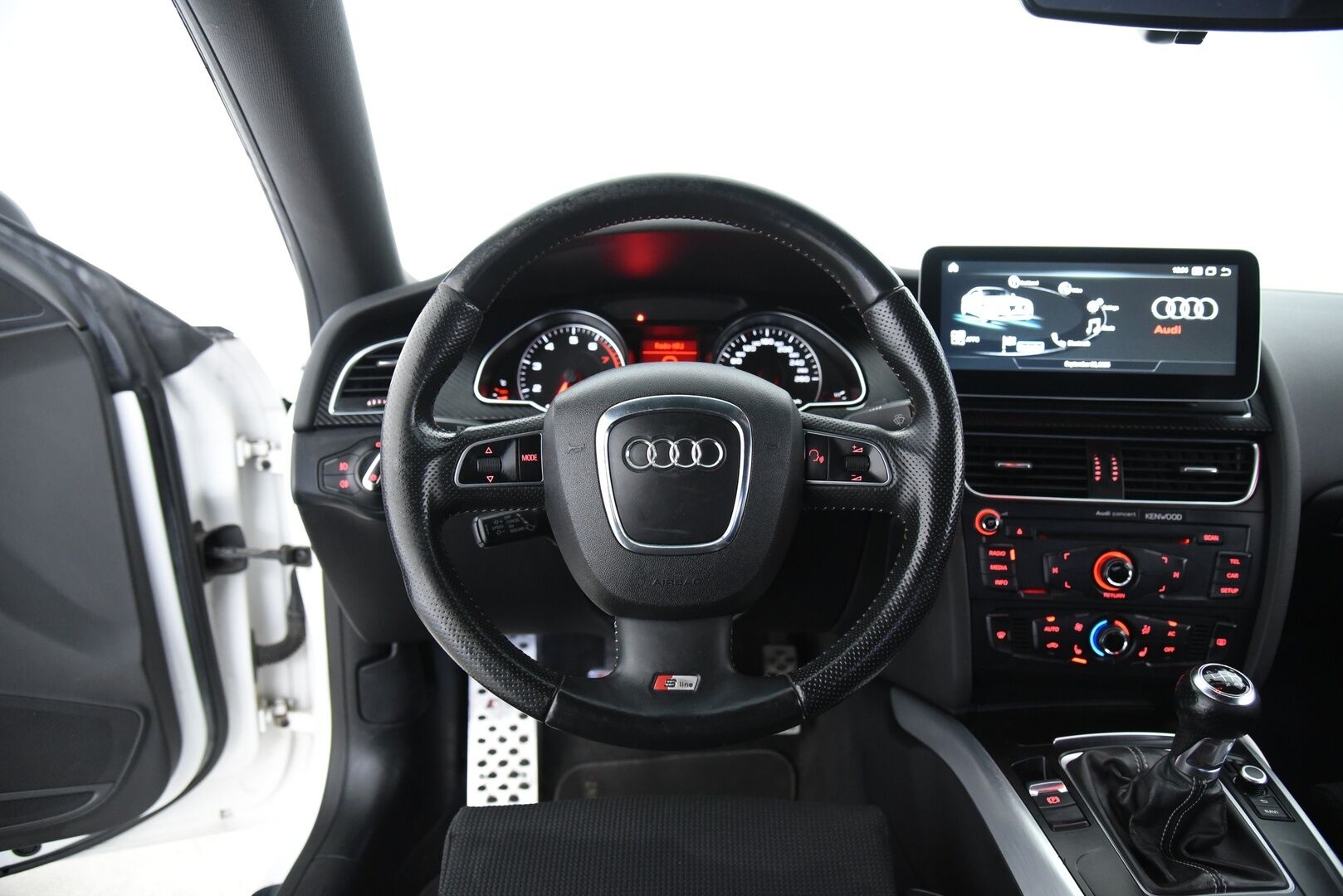 Audi A5 2009 Coupé Business S-line 2,0 TFSI 132 kW Start-Stop / YritysOutlet - Myydään vain yrityksille / - RS-puskurit / Puolinahat / Sportpenkit / Öljynkulutusremontti & ketju tehty! / 2x renk.&vant. / 3x S-line / Vakkari / Android näyttö / 10" Subwoofer /