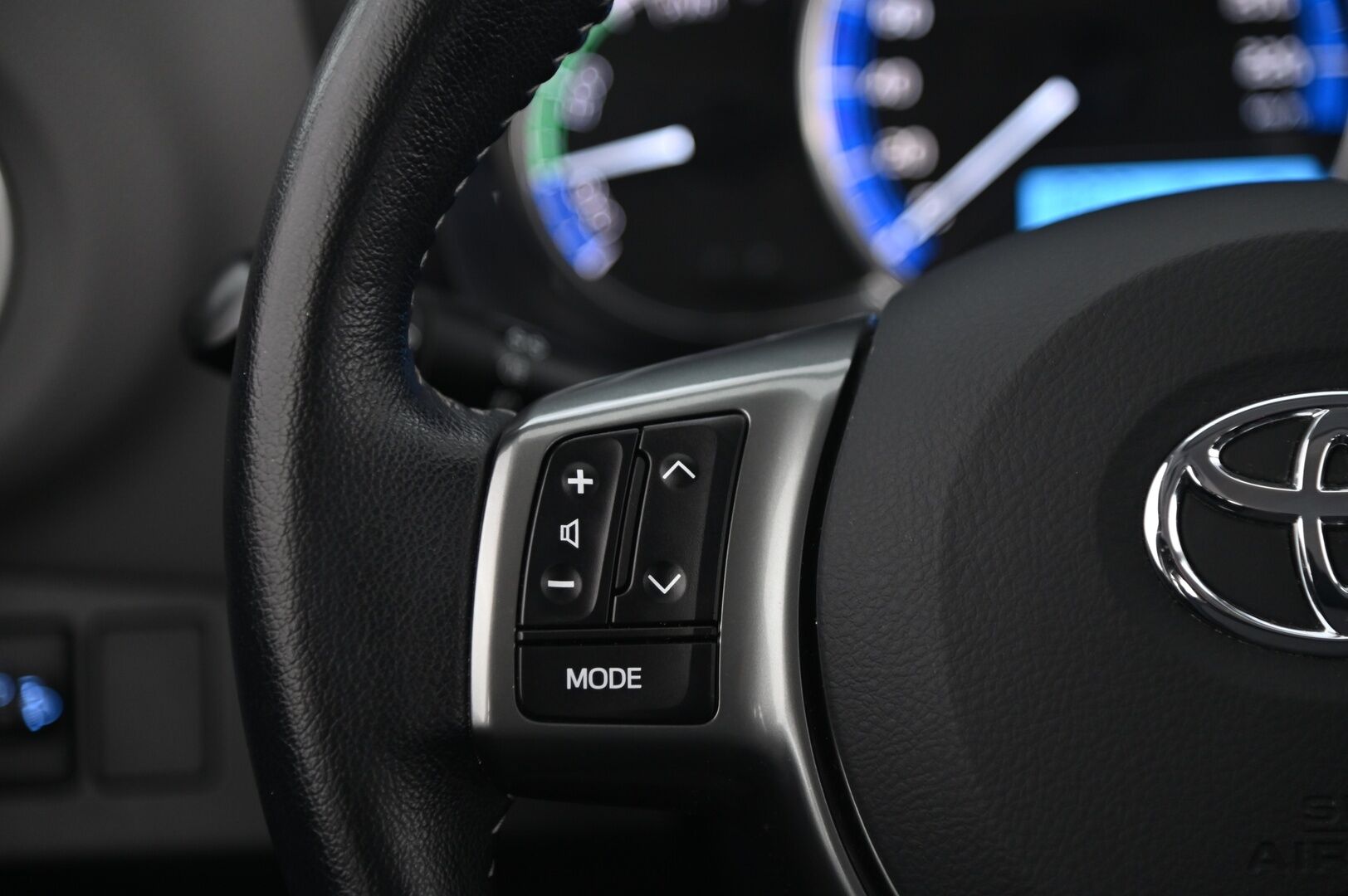 Toyota Yaris 2017 1,5 Hybrid Active Edition 5ov *1om / Suomiauto / Lohko / P*kamera* - *Merkkihuollettu / 2X renkaat*