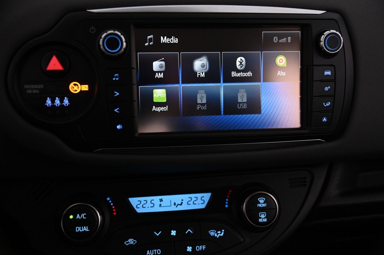 Toyota Yaris 2017 1,5 Hybrid Active Edition 5ov *1om / Suomiauto / Lohko / P*kamera* - *Merkkihuollettu / 2X renkaat*