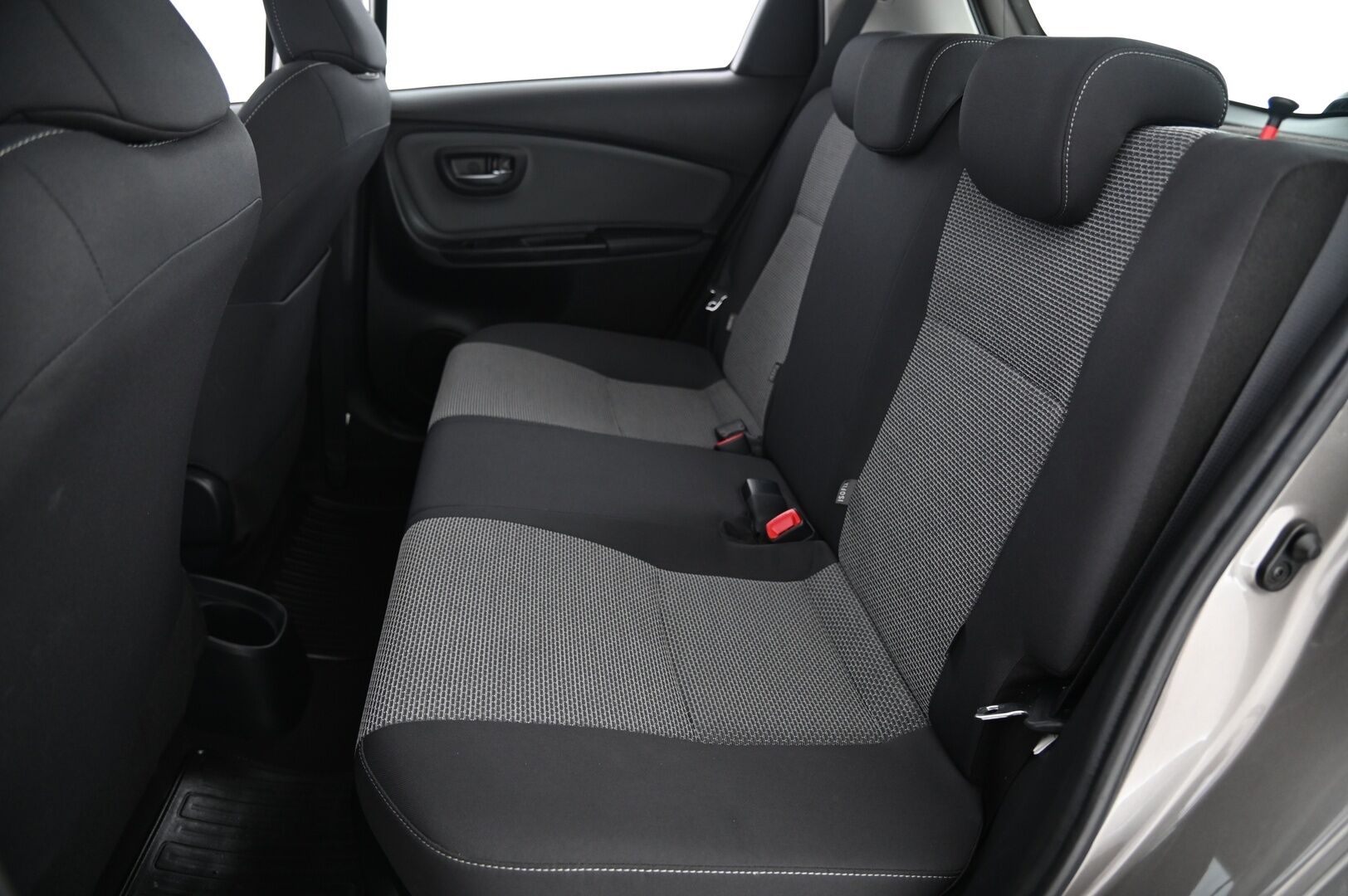 Toyota Yaris 2017 1,5 Hybrid Active Edition 5ov *1om / Suomiauto / Lohko / P*kamera* - *Merkkihuollettu / 2X renkaat*