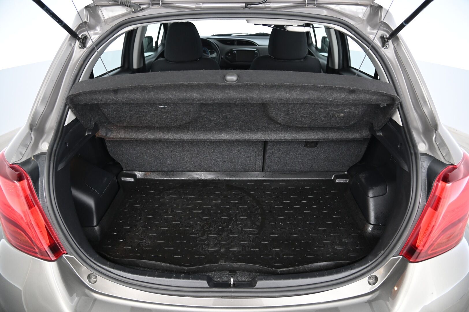 Toyota Yaris 2017 1,5 Hybrid Active Edition 5ov *1om / Suomiauto / Lohko / P*kamera* - *Merkkihuollettu / 2X renkaat*