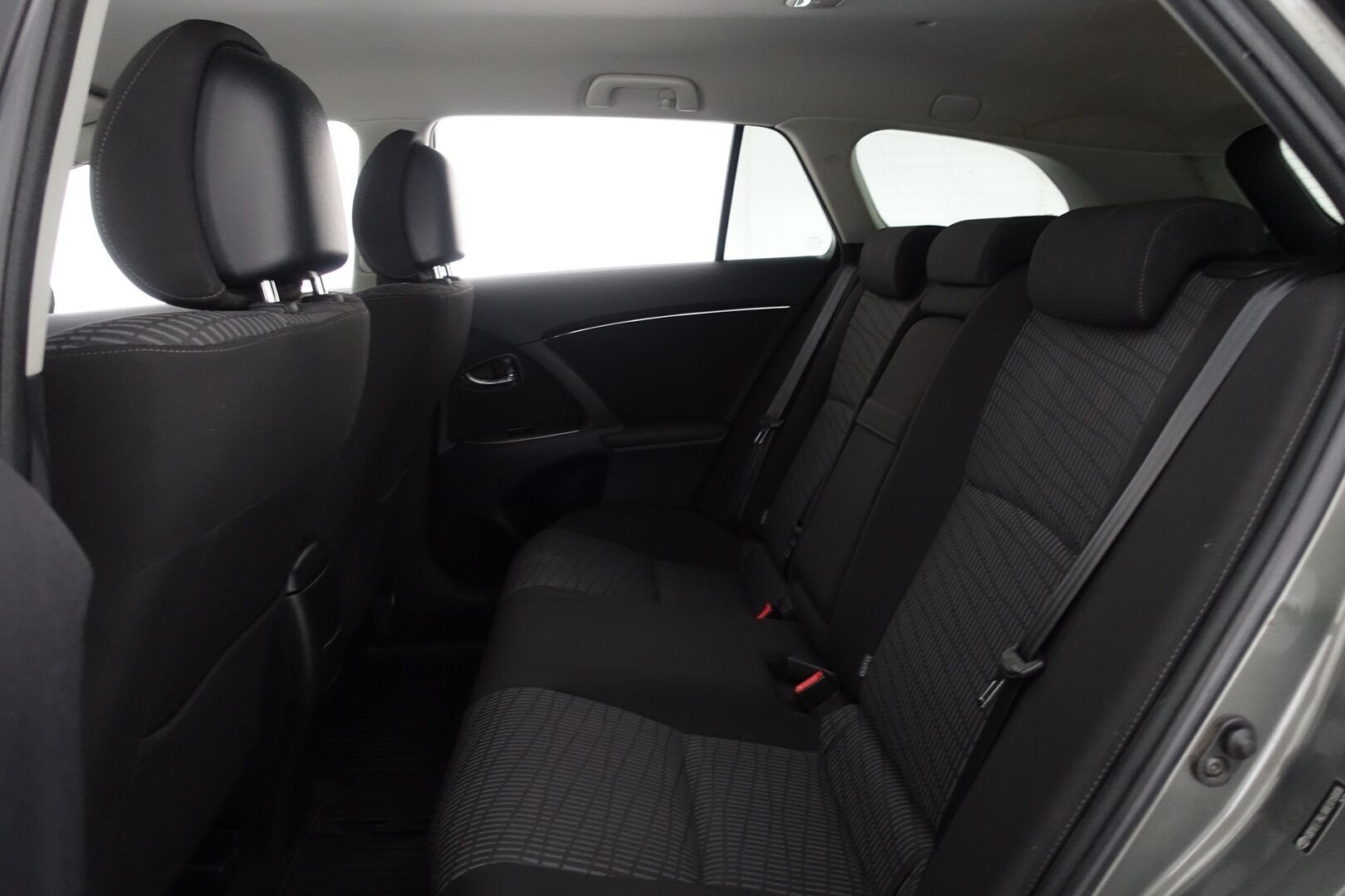 Toyota Avensis 2011 1,6 Valvematic Sol Edition Wagon - | Suomi-auto | Lohkolämmitin + sisäp. | Vakionopeudensäädin | Huoltokirja | 2x renkaat |